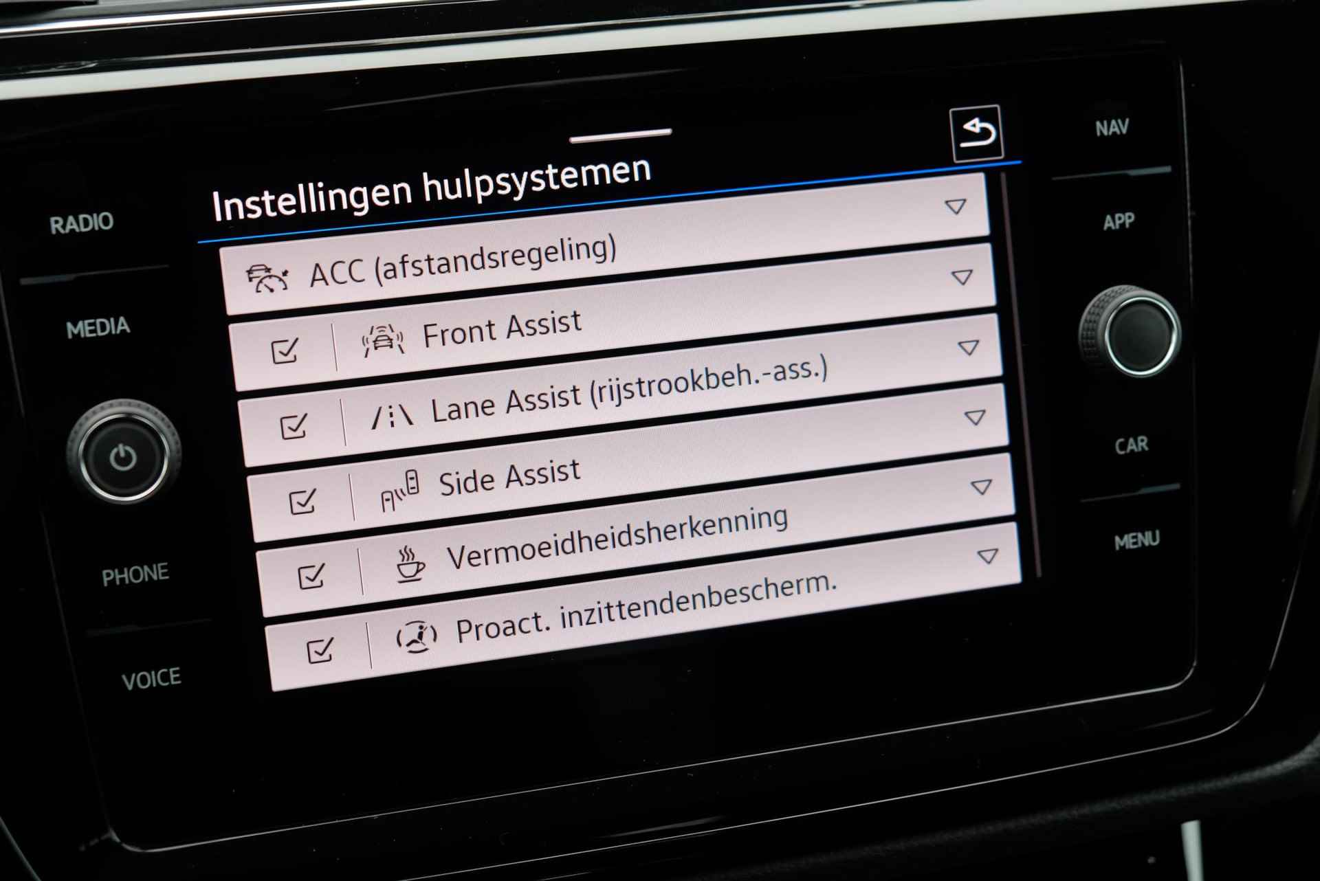 Volkswagen Touran 1.5 TSi 150pk DSG Highline | 7 Persoons | App Connect | Climate | Adaptive Cruise | Camera | Elektrische Achterklep - 21/27