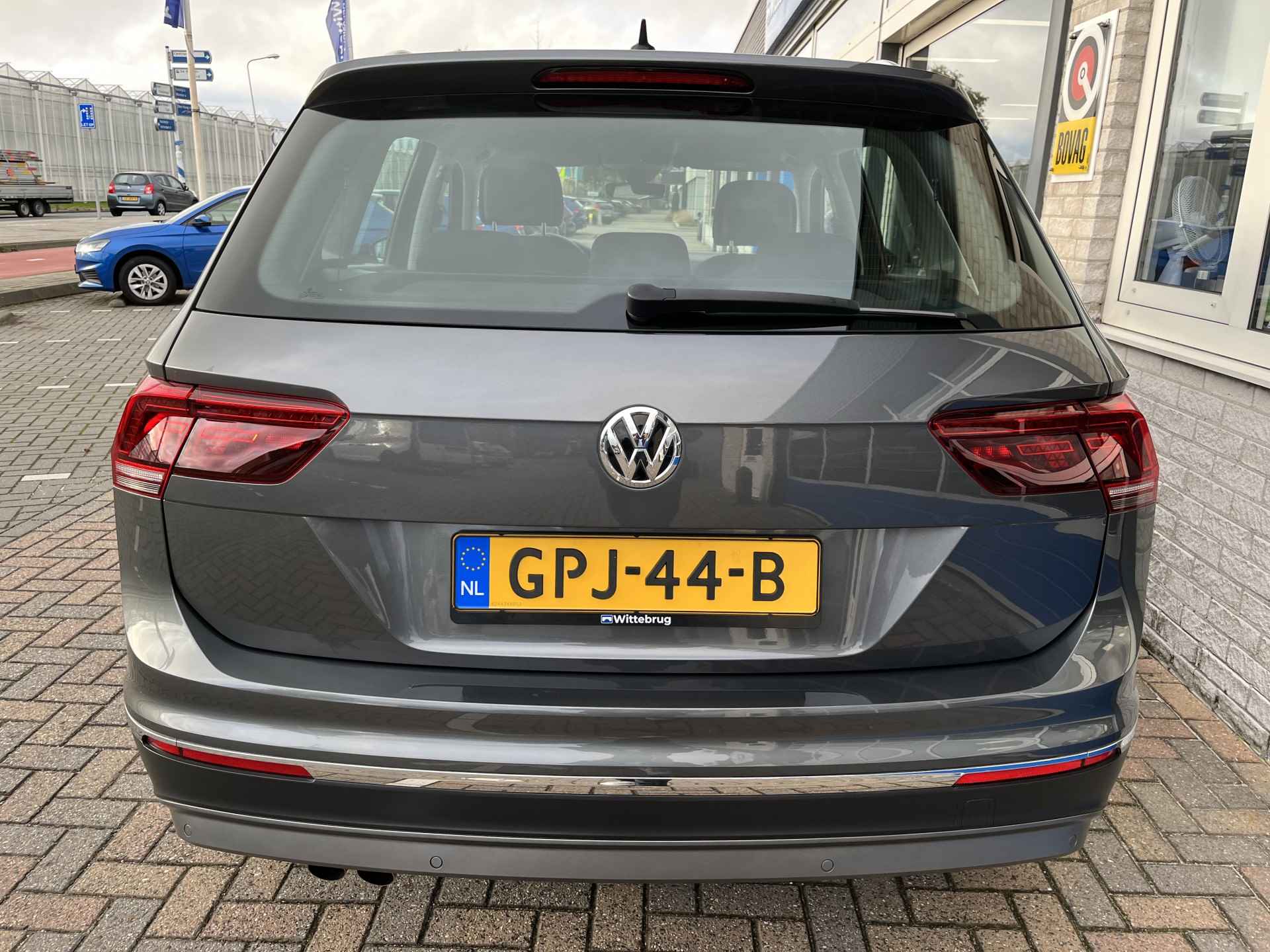 Volkswagen Tiguan 1.5 TSI Highline / AUTOMAAT/ PARK. SENSOREN/ STOEL VERWARM./ ADAPT. CRUISE/ BLUETOOTH/ NAVI/ CLIMA/ - 34/39