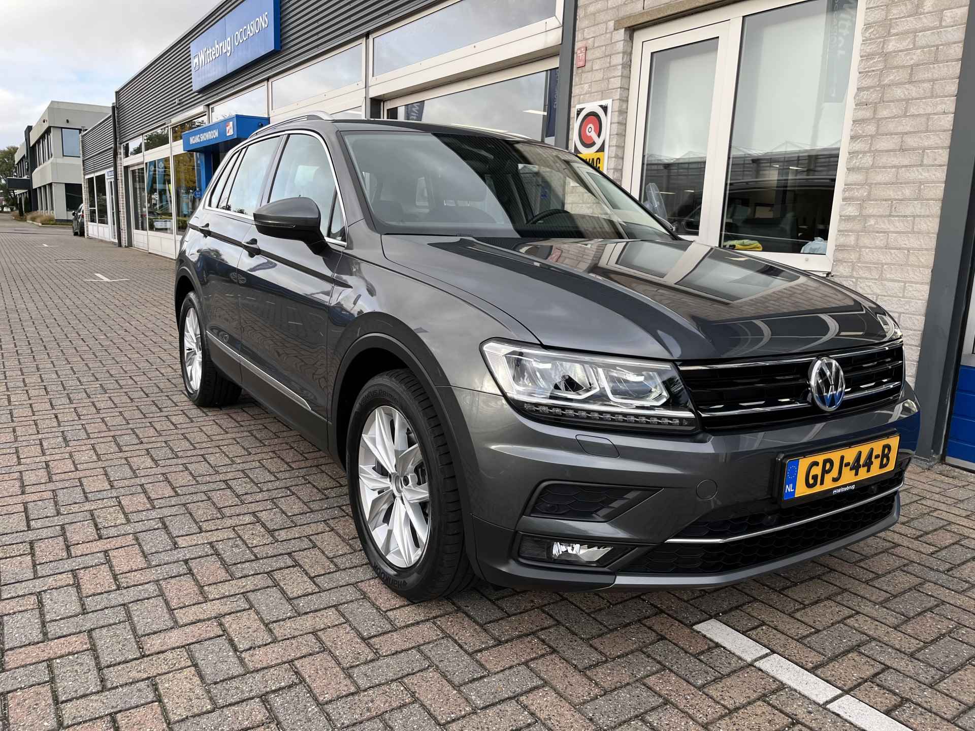 Volkswagen Tiguan 1.5 TSI Highline / AUTOMAAT/ PARK. SENSOREN/ STOEL VERWARM./ ADAPT. CRUISE/ BLUETOOTH/ NAVI/ CLIMA/ - 37/39