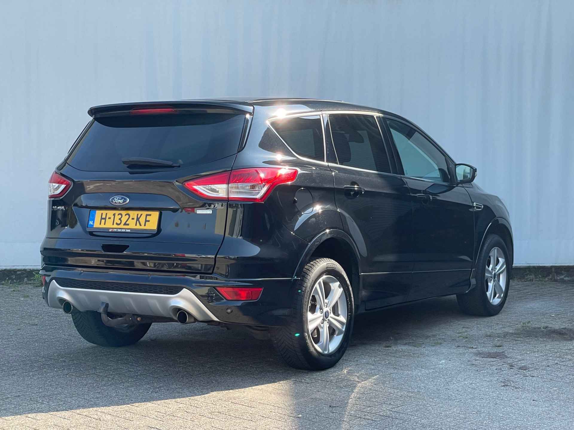 Ford Kuga 1.5 Titanium Plus 4WD Pano/leer/nav - 4/28