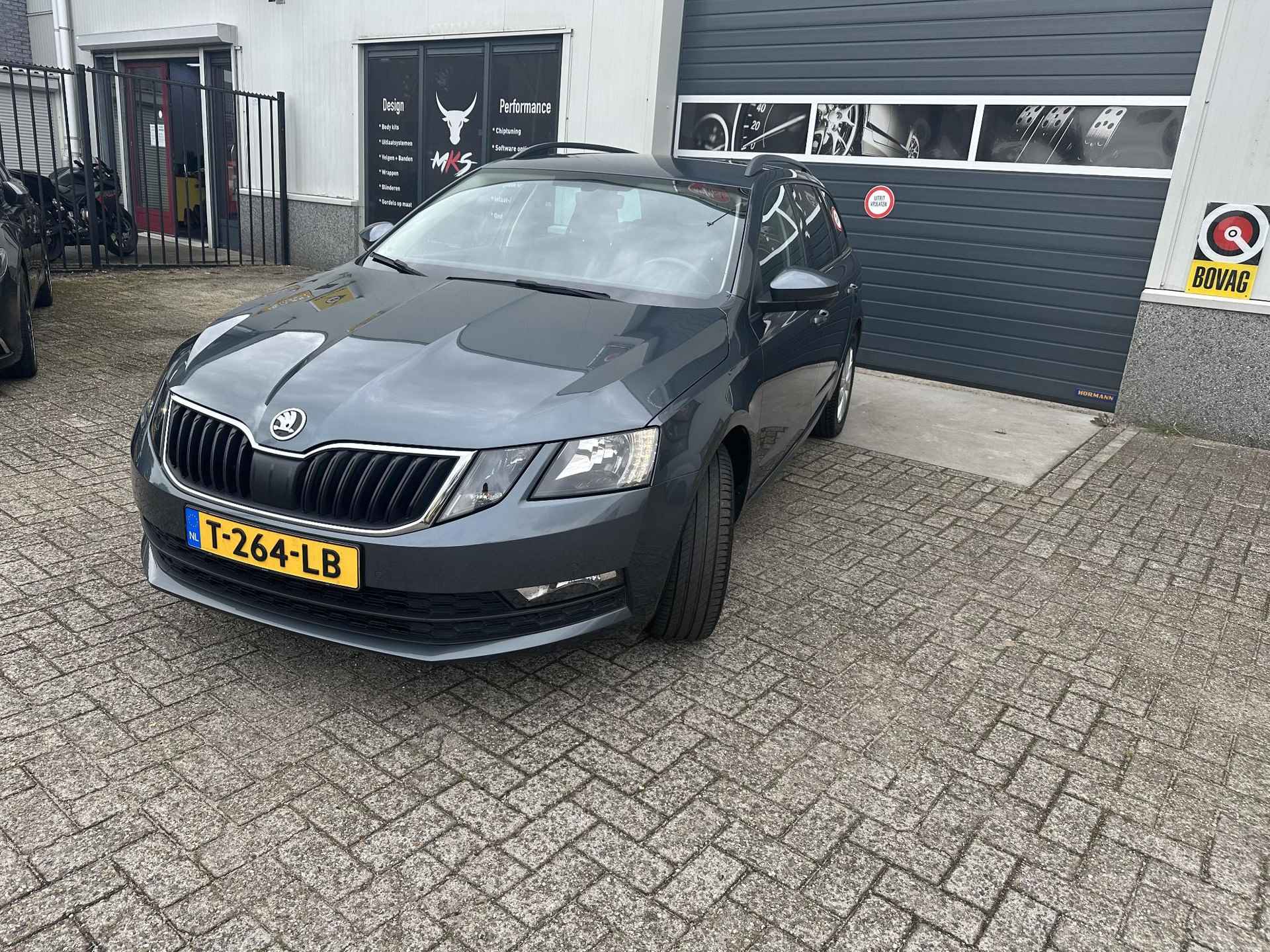 Skoda Octavia Combi 1.6 TDI Ambition Business|navi|stoelverwarming|dsg - 4/19