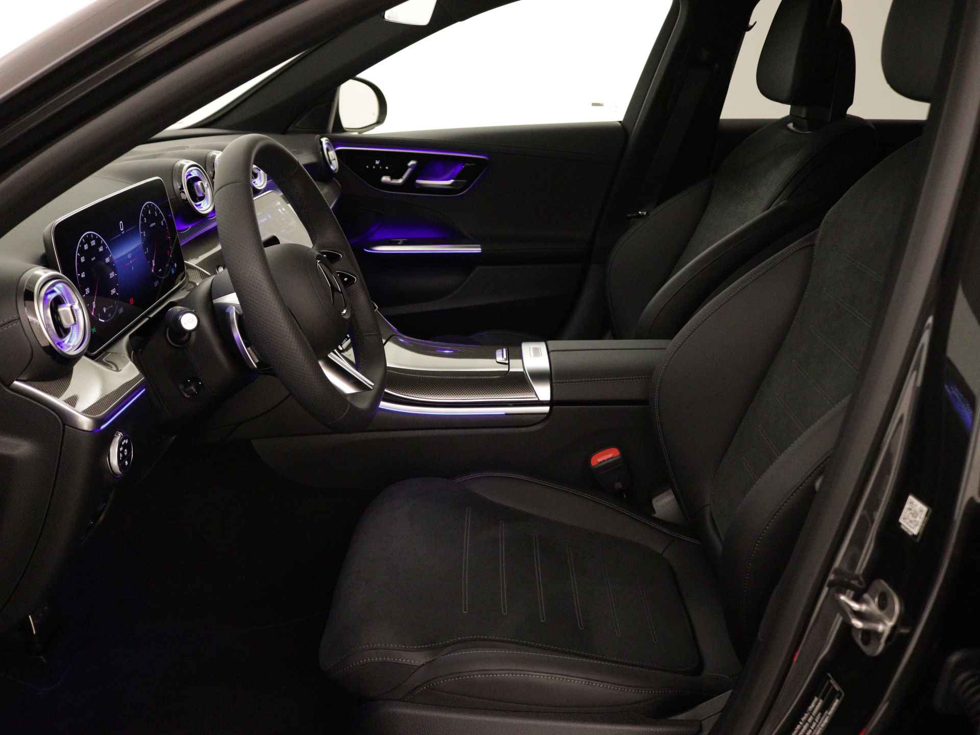 Mercedes-Benz C-Klasse Estate 200 AMG Line | Nightpakket | DIGITAL LIGHT | KEYLESS GO-comfortpakket | Verwarmde stoelen vooraan | Antidiefstalpakket GUARD 360° Plus | USB-pakket plus | Parkeerpakket met 360°-camera | - 15/35