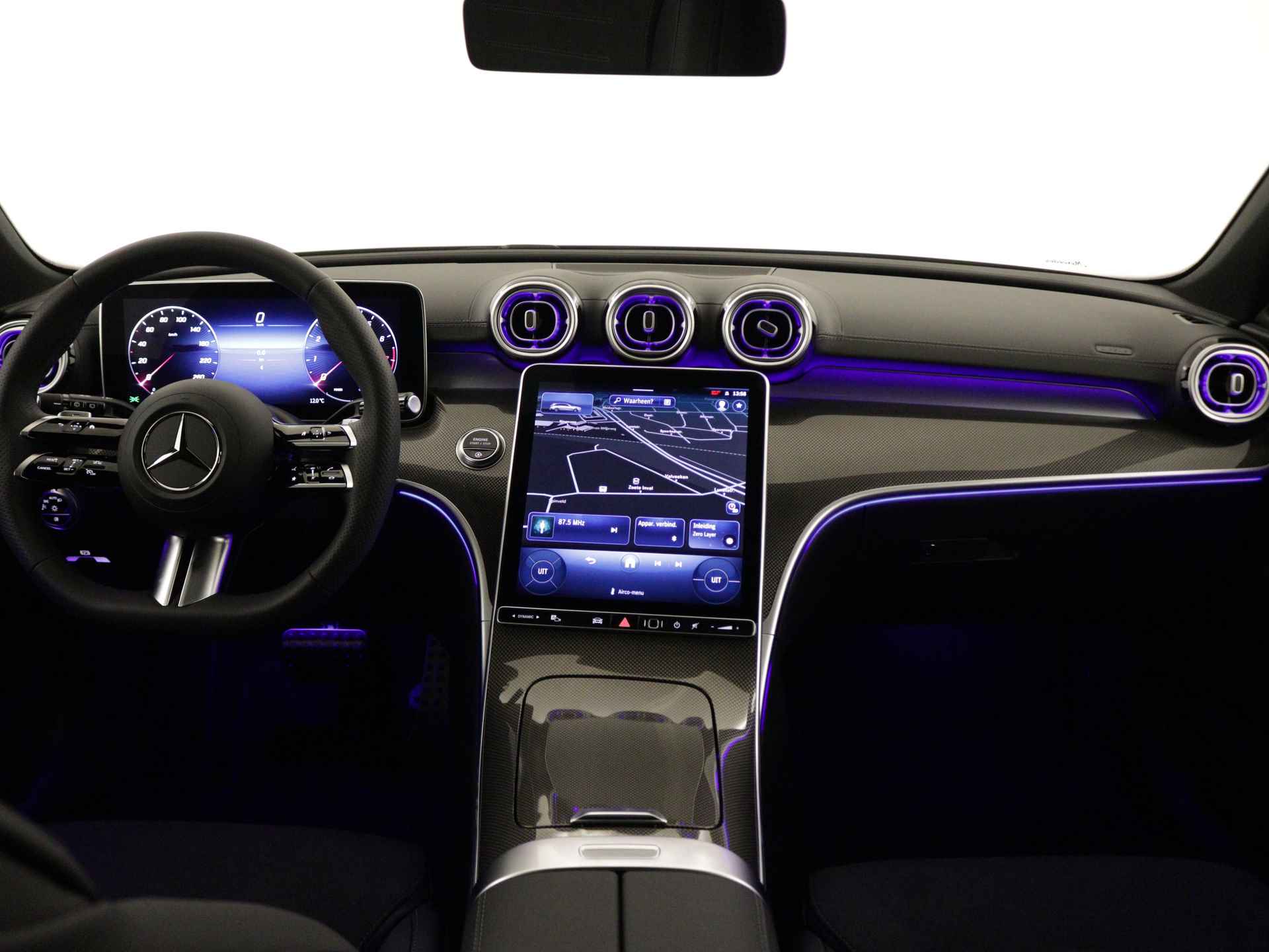 Mercedes-Benz C-Klasse Estate 200 AMG Line | Nightpakket | DIGITAL LIGHT | KEYLESS GO-comfortpakket | Verwarmde stoelen vooraan | Antidiefstalpakket GUARD 360° Plus | USB-pakket plus | Parkeerpakket met 360°-camera | - 25/35