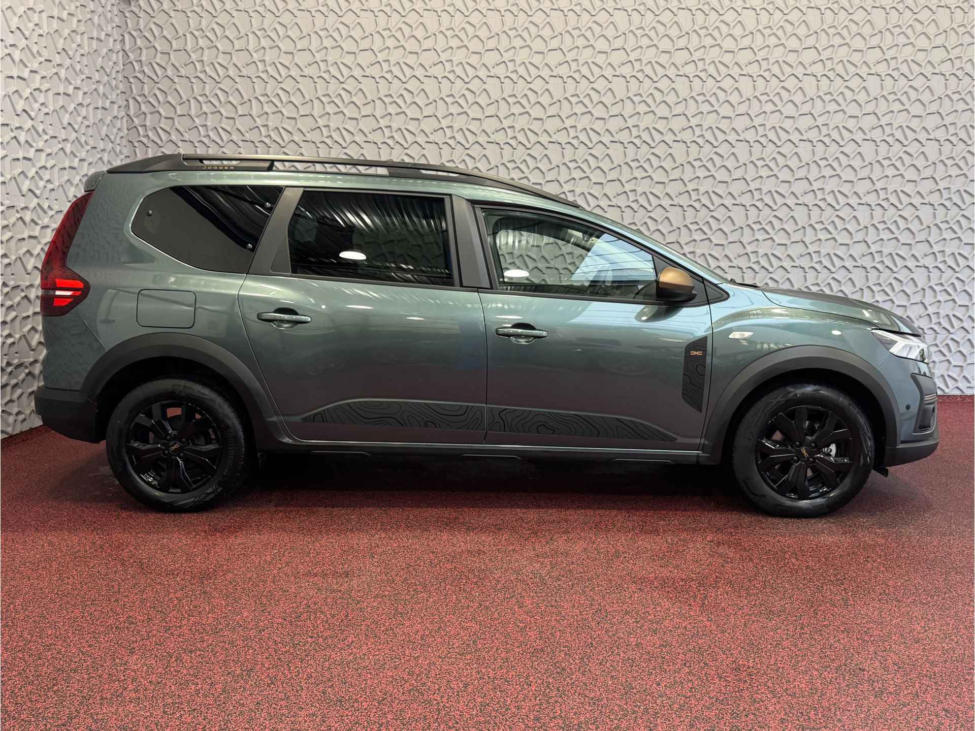 Dacia Jogger 1.0 TCE 110PK EXTREME 7P CARPLAY NAVI PDC CAMERA LED STOELVERW. 07/2024 7 PERSOONS 7PER - 62/79