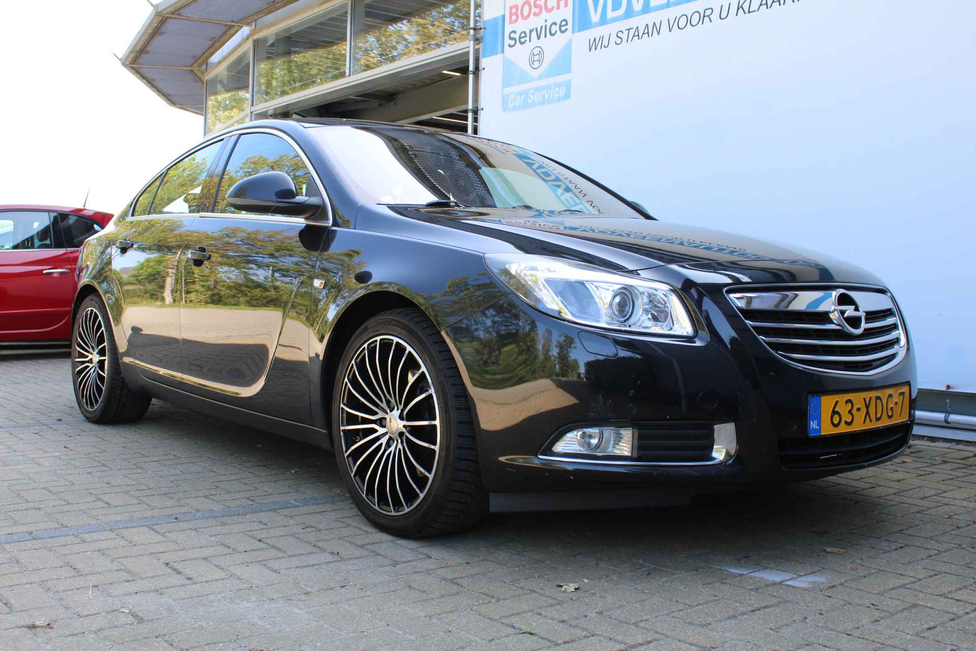 Opel Insignia 1.6 T Cosmo | Airco | Navigatie | Cruise controle | Parkeersensoren V+A | Trekhaak | 19 Inch LMV | Origineel NL auto | NAP | - 14/52