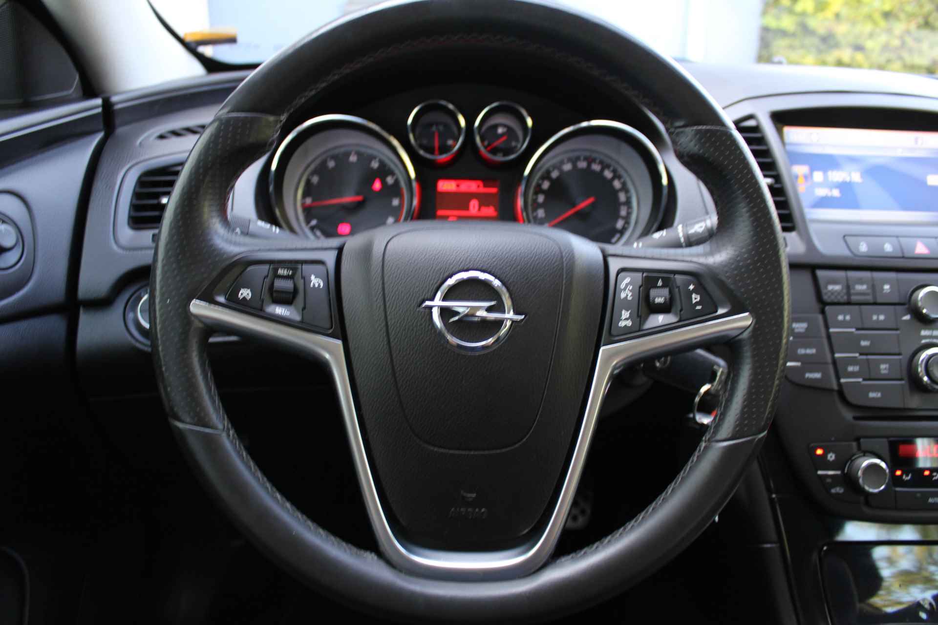 Opel Insignia 1.6 T Cosmo | Airco | Navigatie | Cruise controle | Parkeersensoren V+A | Trekhaak | 19 Inch LMV | Origineel NL auto | NAP | - 33/52