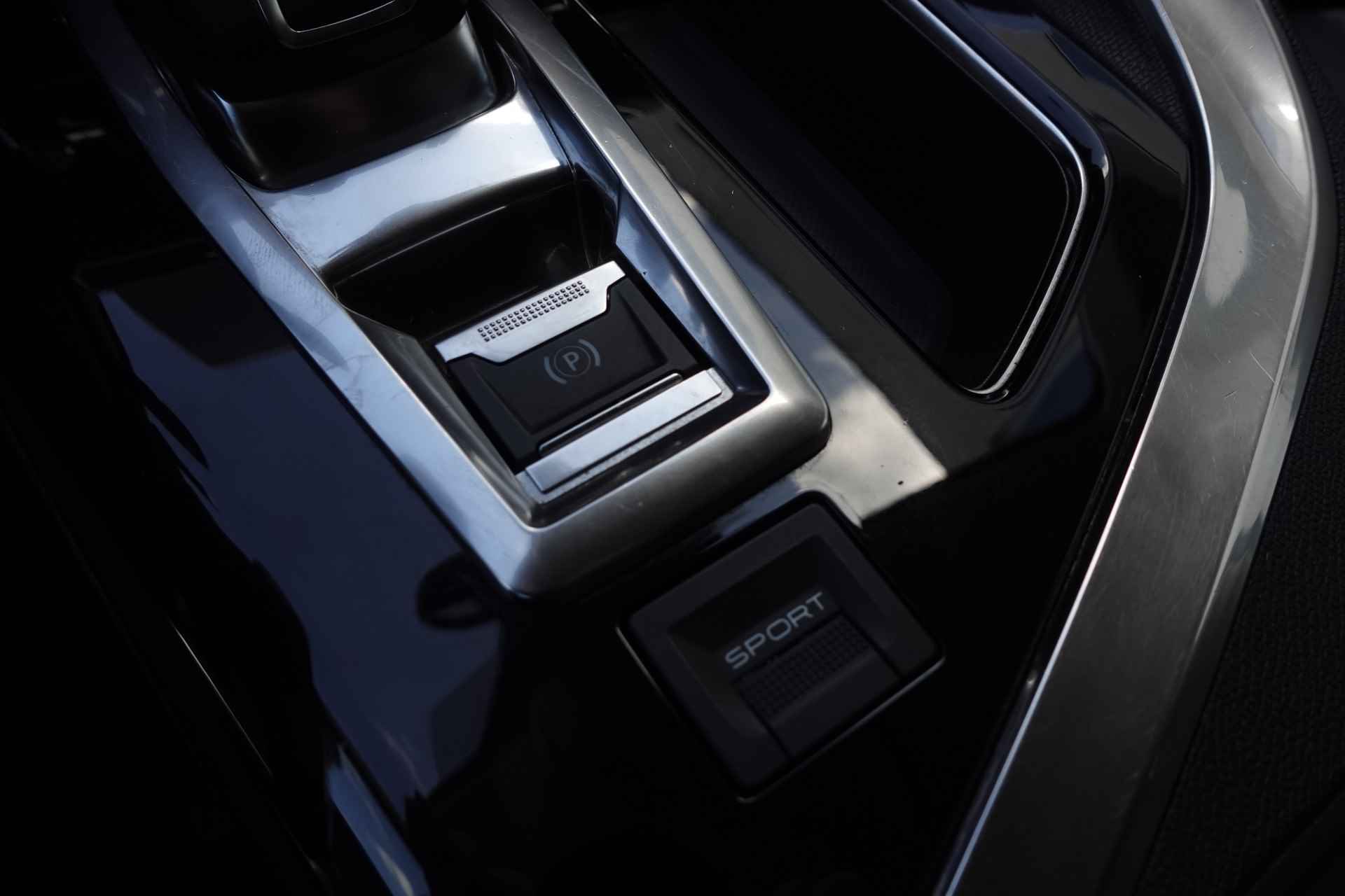 Peugeot 5008 1.6 PureTech Allure 180pk AUTOMAAT | 7 Zitpl. | NAV | A. CAMERA | DODEHOEK | TREKHAAK | KEYLESS - 27/35