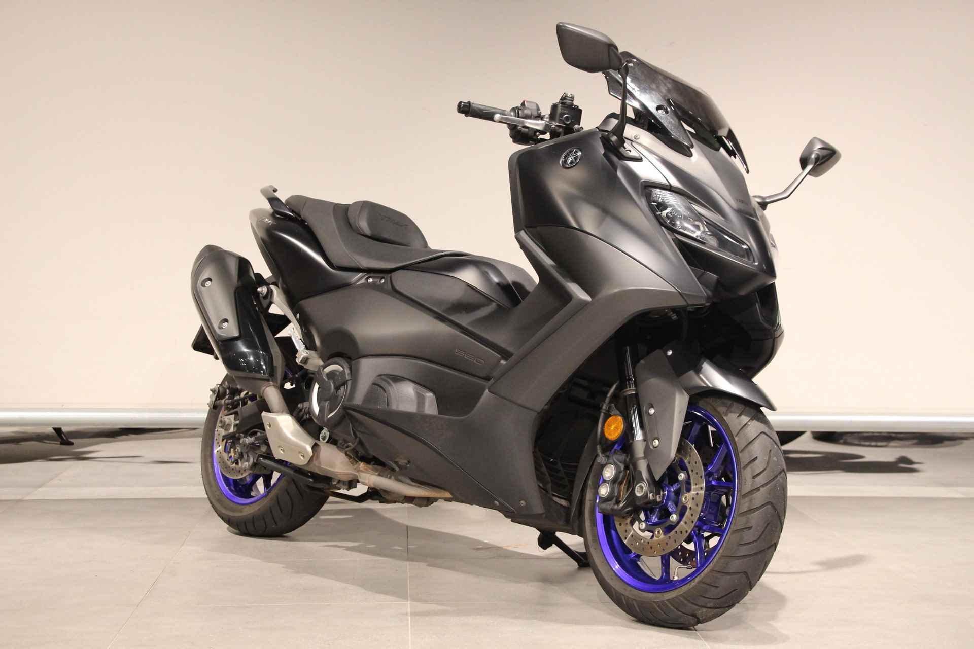 Yamaha T-MAX 560 - 2/13