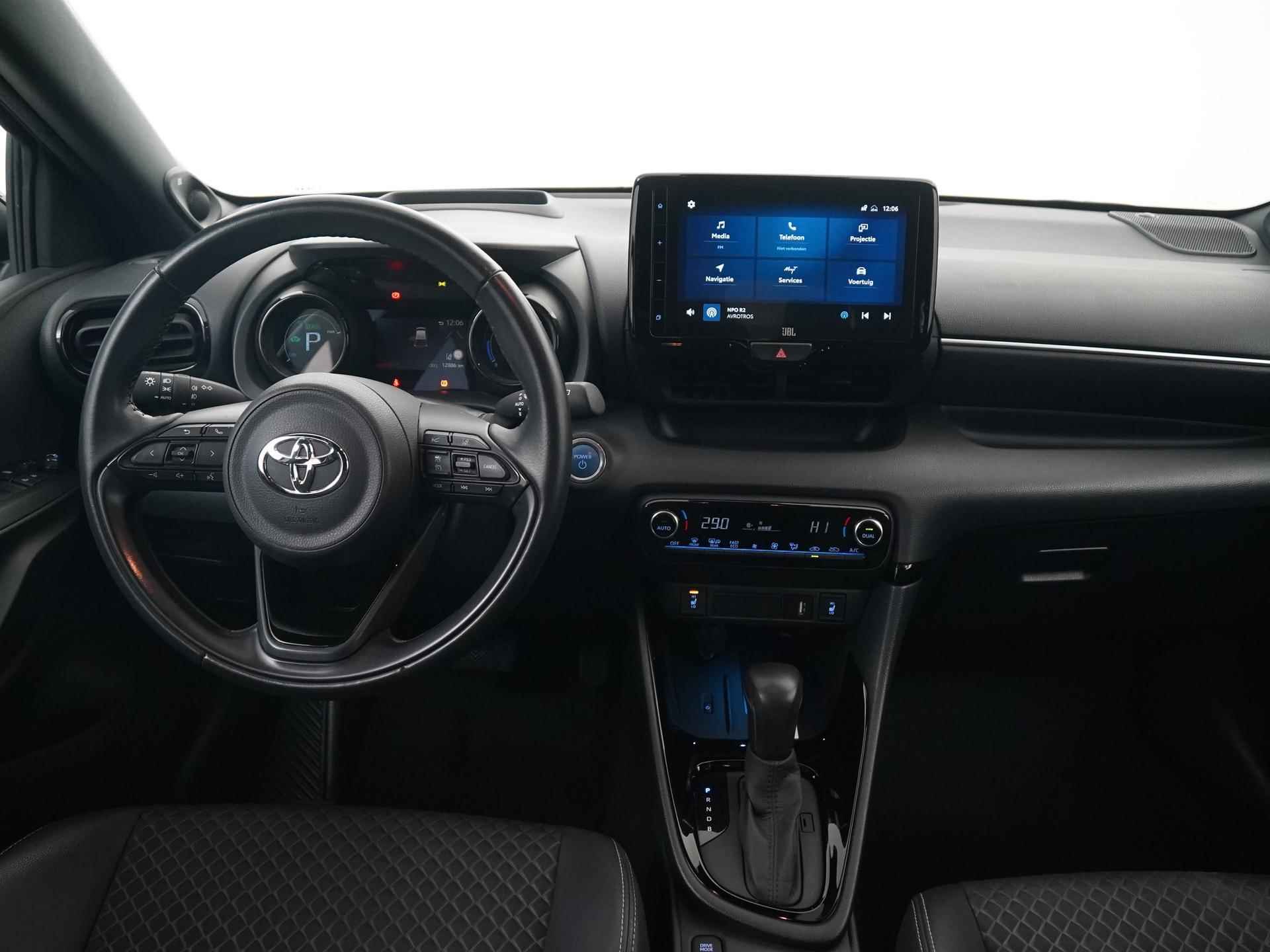 Toyota Yaris 1.5 Hybrid Executive Bi Tone | Head up | JBL | Camera | Carplay | Zondag Open! - 5/40