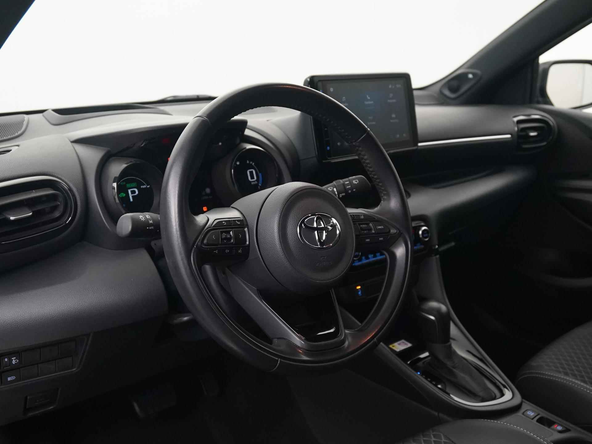 Toyota Yaris 1.5 Hybrid Executive Bi Tone | Head up | JBL | Camera | Carplay | Zondag Open! - 36/40