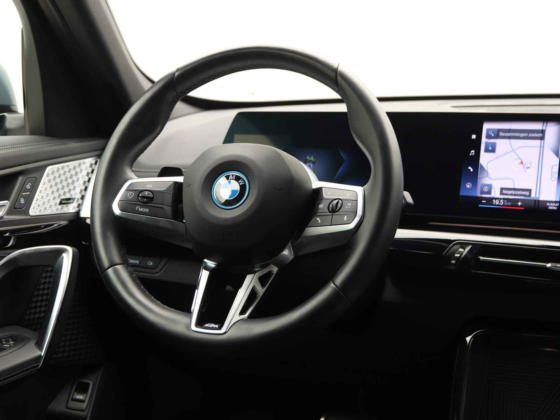 BMW iX1 xDrive30 Launch Edition 67 kWh - 3/26