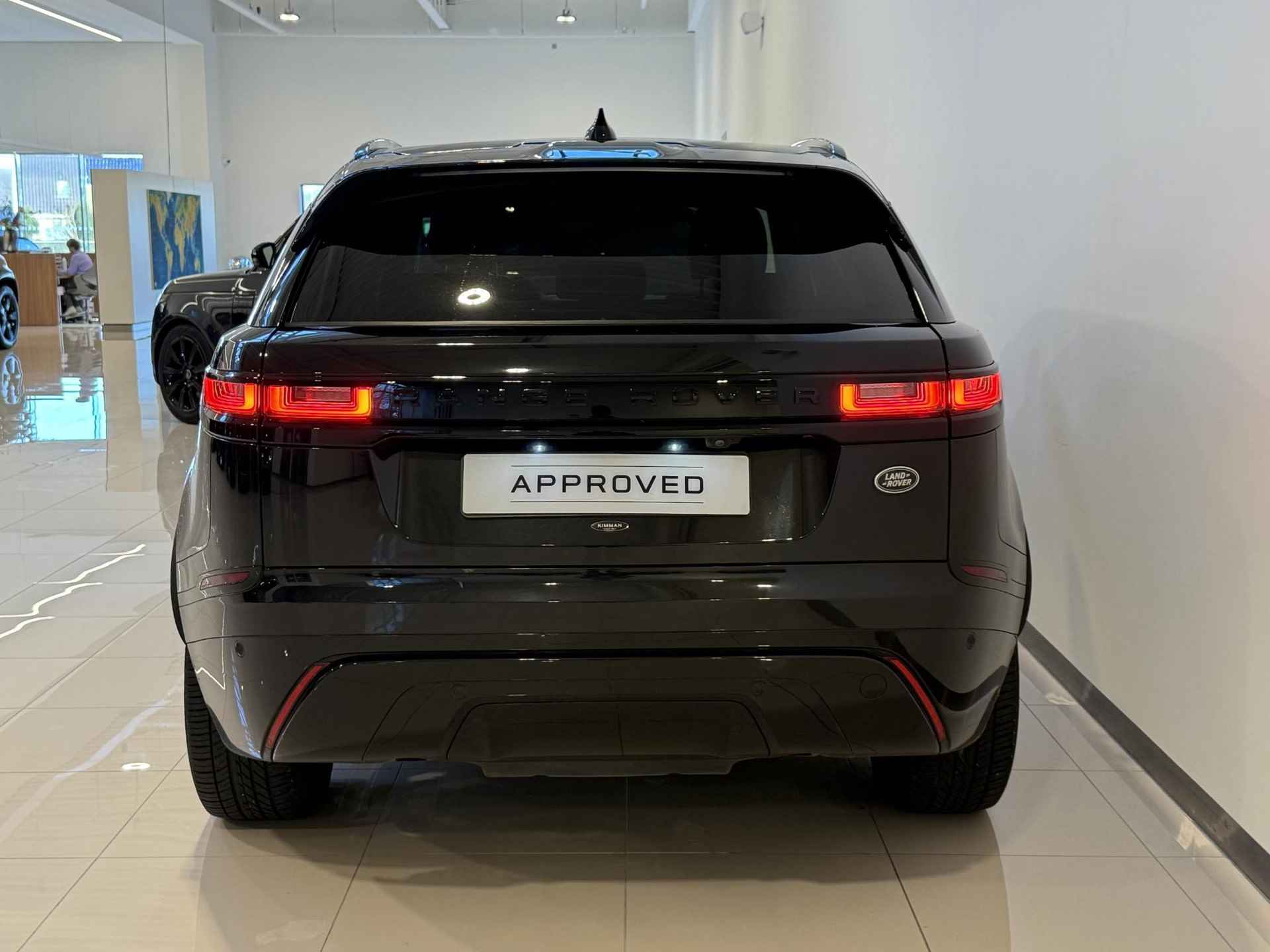 Land Rover Range Rover Velar 2.0 P400e SE | Schuif/Kanteldak | Black Pack | 20 inch Gloss Black | Cold Climate Pack - 6/24