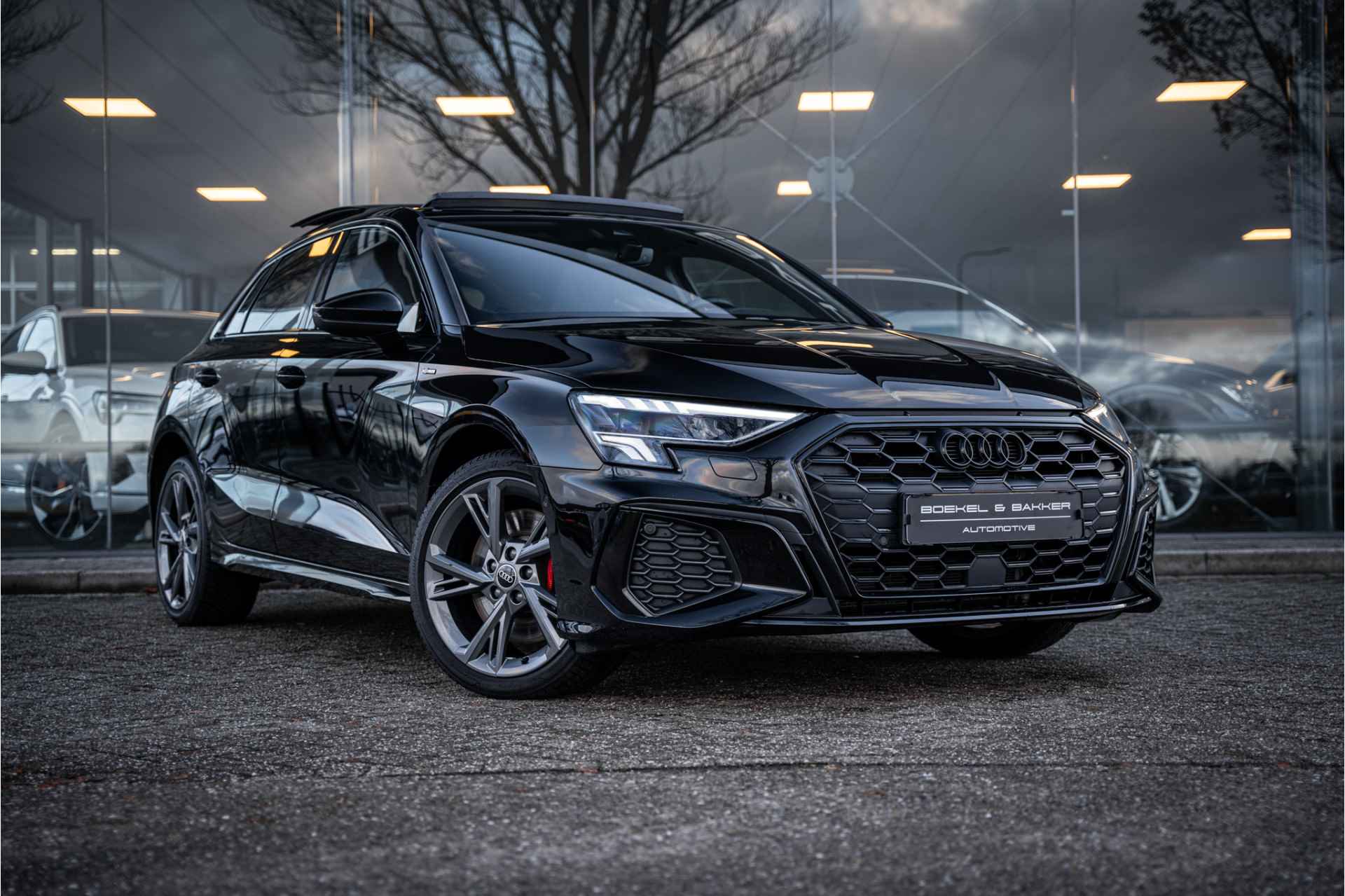 Audi A3 Sportback 45 TFSI e S edition Panodak - Black Optic - B&O - 3/76