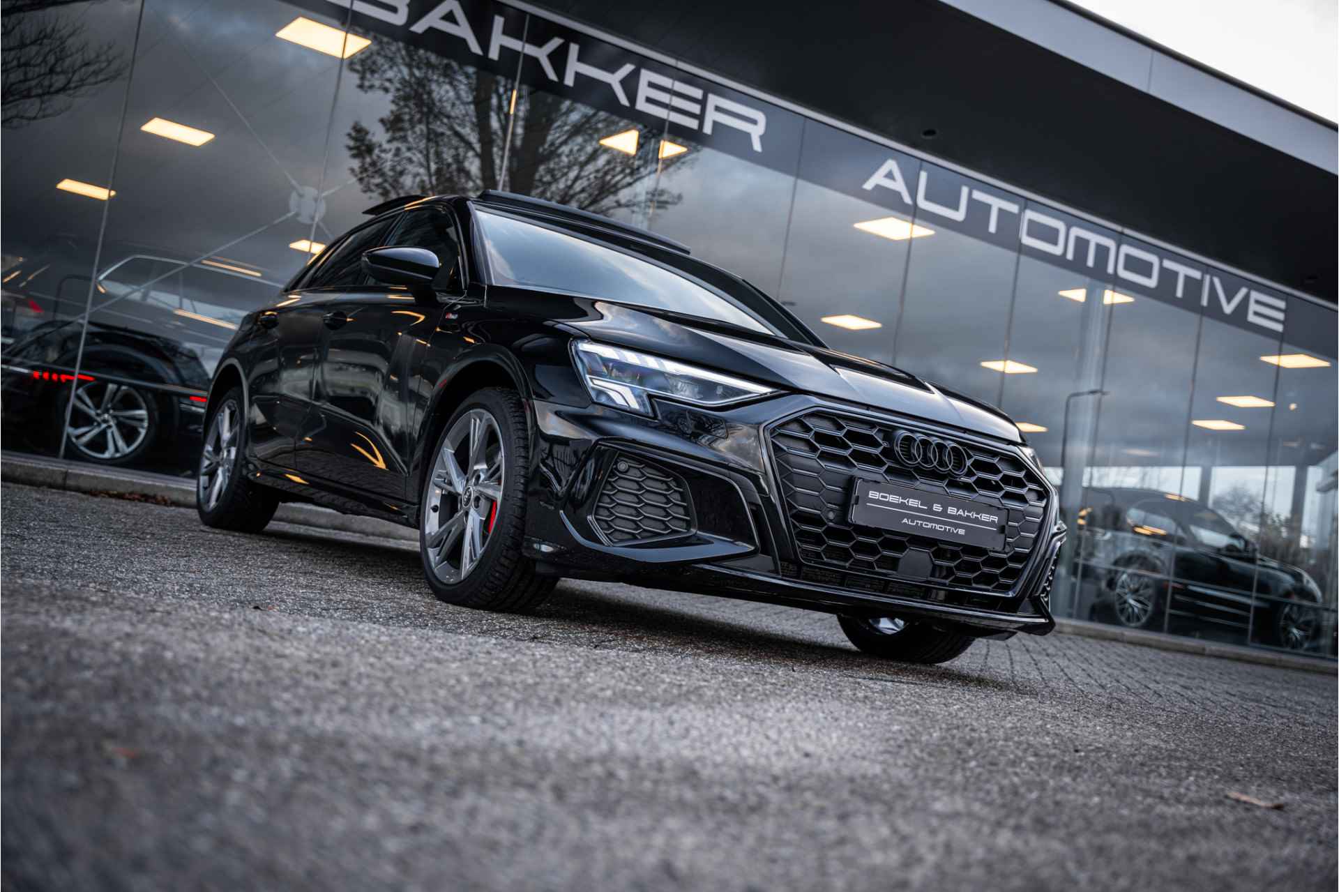 Audi A3 Sportback 45 TFSI e S edition Panodak - Black Optic - B&O - 16/76