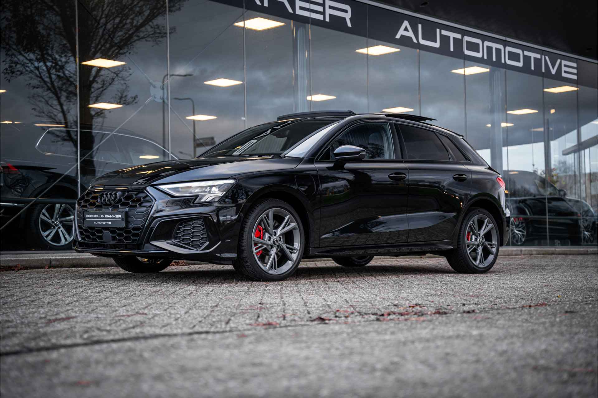 Audi A3 Sportback 45 TFSI e S edition Panodak - Black Optic - B&O - 20/76