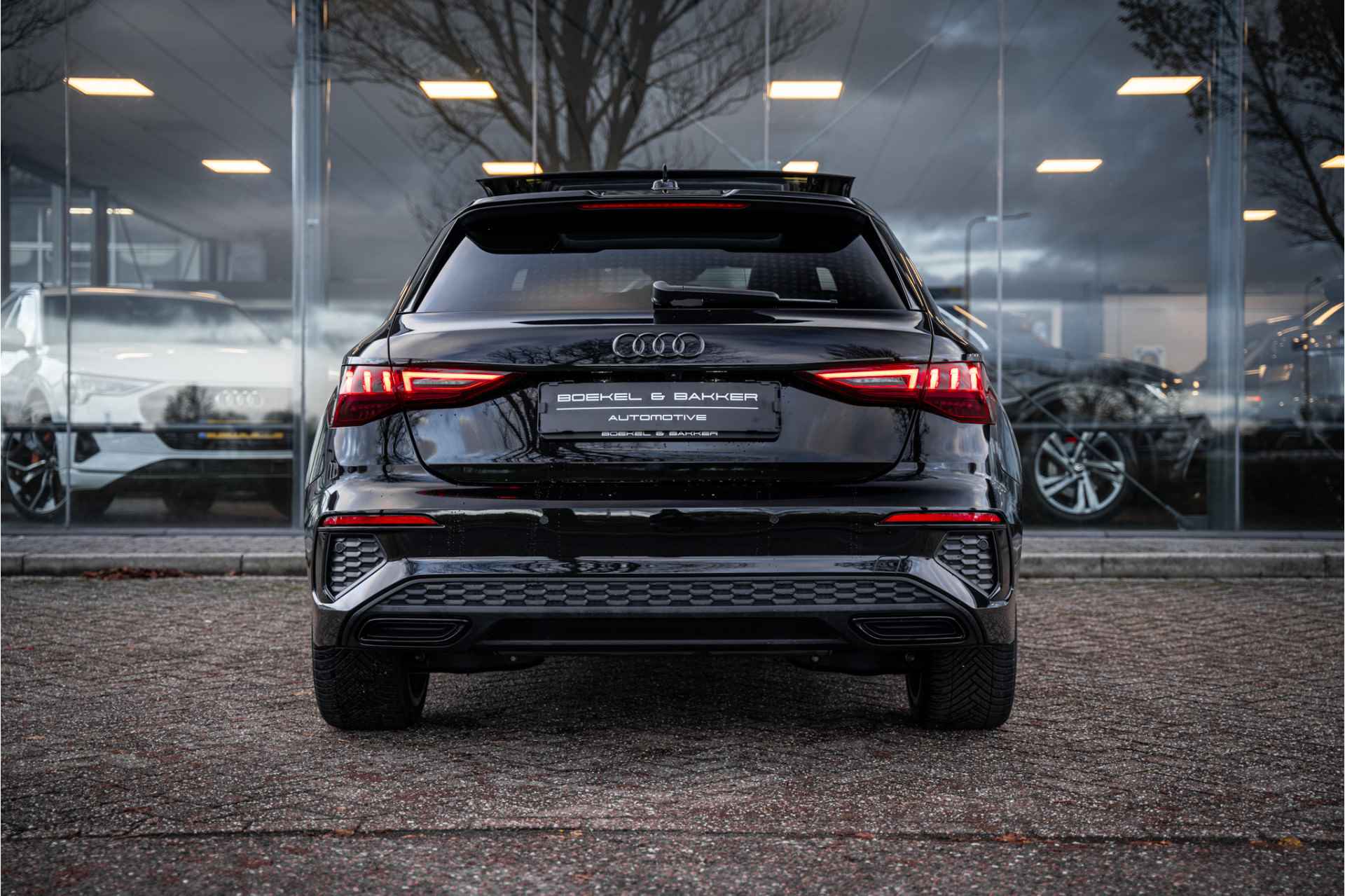 Audi A3 Sportback 45 TFSI e S edition Panodak - Black Optic - B&O - 28/76