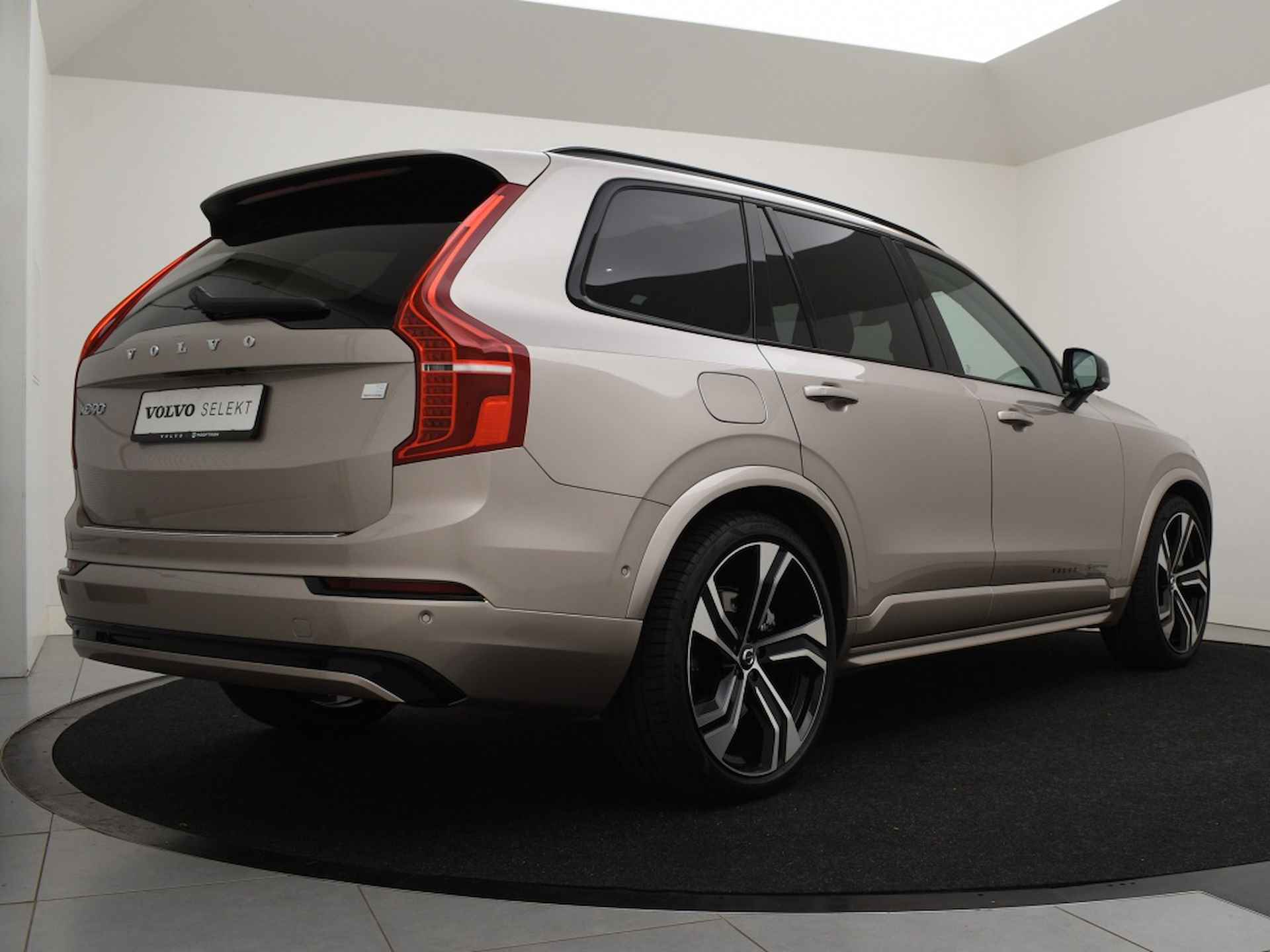 Volvo XC90 T8 PLUG-IN HYBRID LONG RANGE ULTIMATE DARK 22INCH LUCHTVERING B& - 3/46