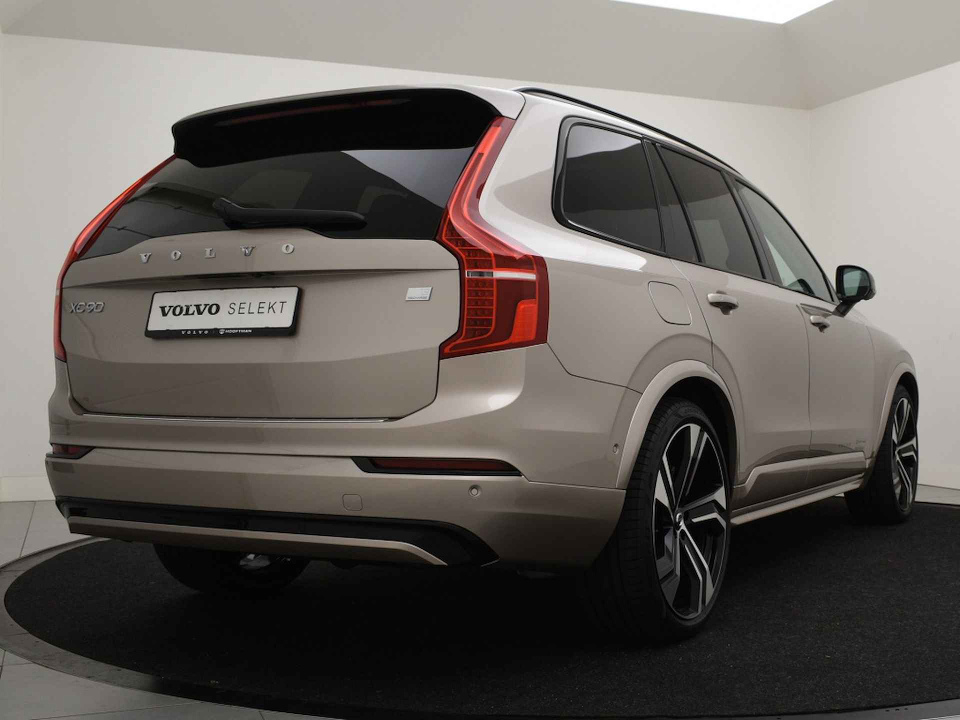 Volvo XC90 T8 PLUG-IN HYBRID LONG RANGE ULTIMATE DARK 22INCH LUCHTVERING B& - 4/46