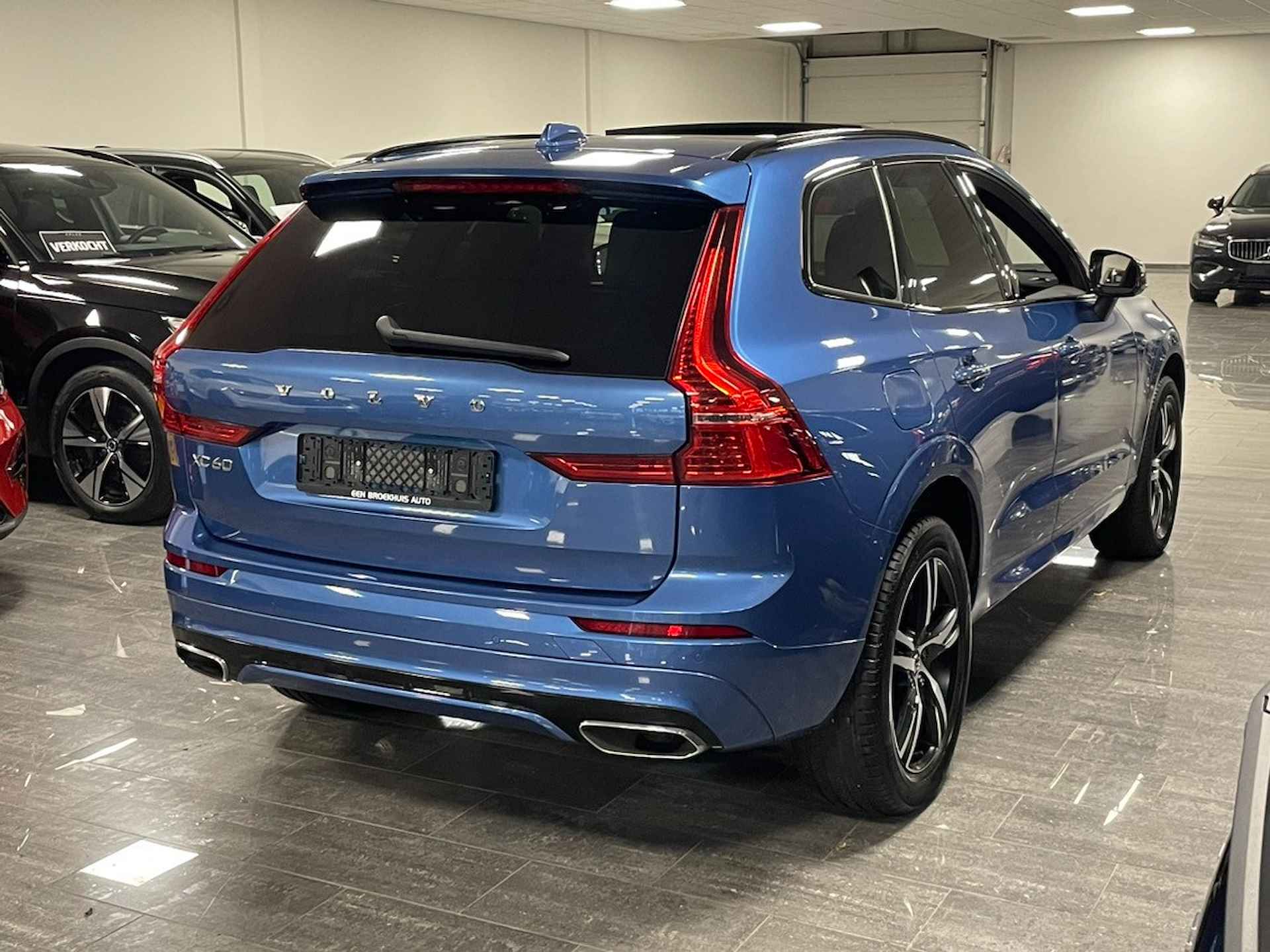 Volvo XC60 T8 AWD Recharge R-Design | Harman Kardon | Stoelverwarming | Standkachel met Volvo On Call App | Parkeercamera | Bestuurdersstoe - 3/30