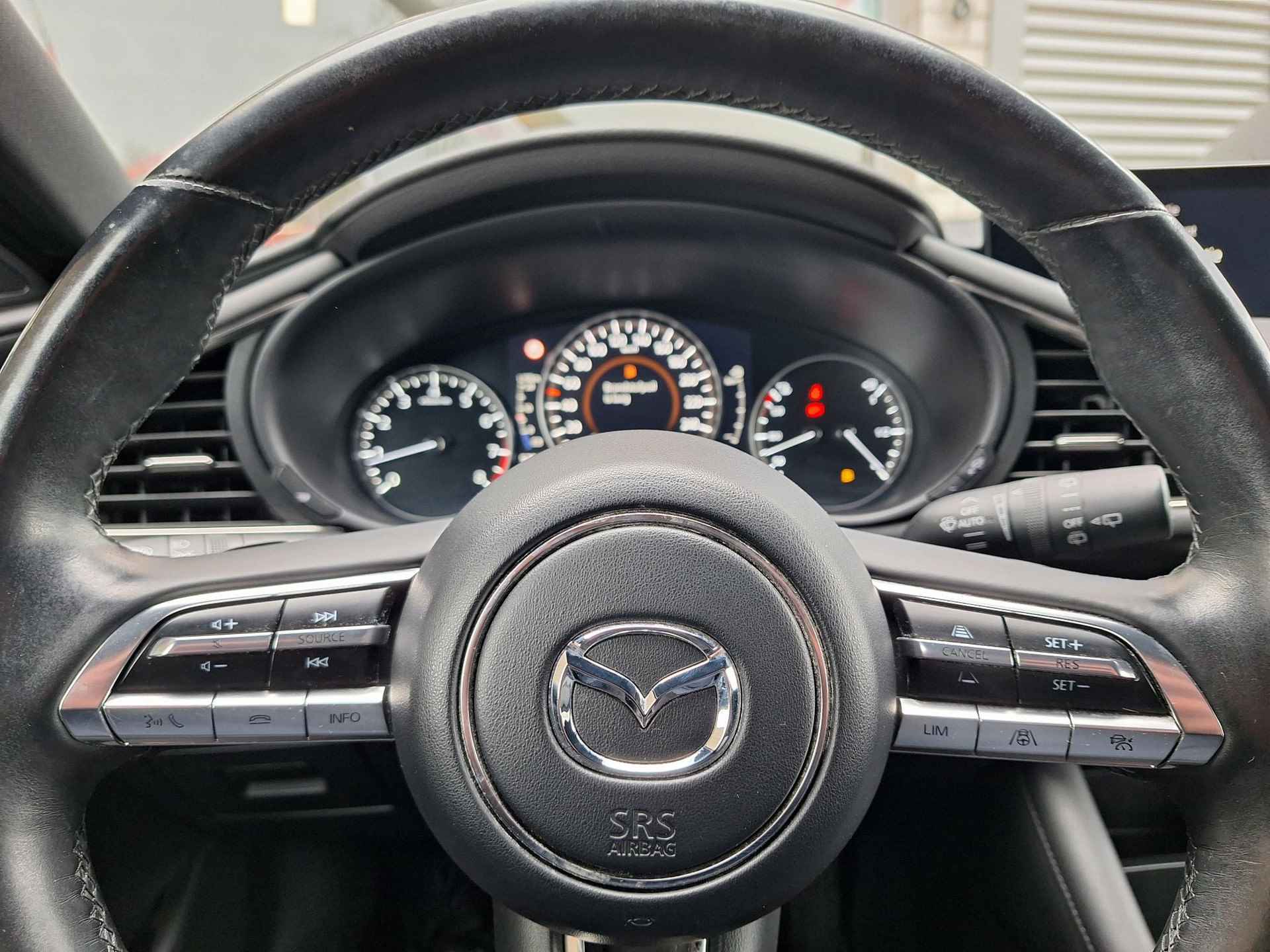 Mazda 3 2.0 e M Hybrid 186 Luxury Aero Pack Automaat Mazda 3 2.0 e-SkyActiv-X M Hybrid 186 Luxury Aero Pack | Rijklaarprijs! | Sport Pack | Leder | Memory Seat | Full LED | Adaptive CC | Climate Control | Inclusief 36 mnd Garantie! | - 20/42