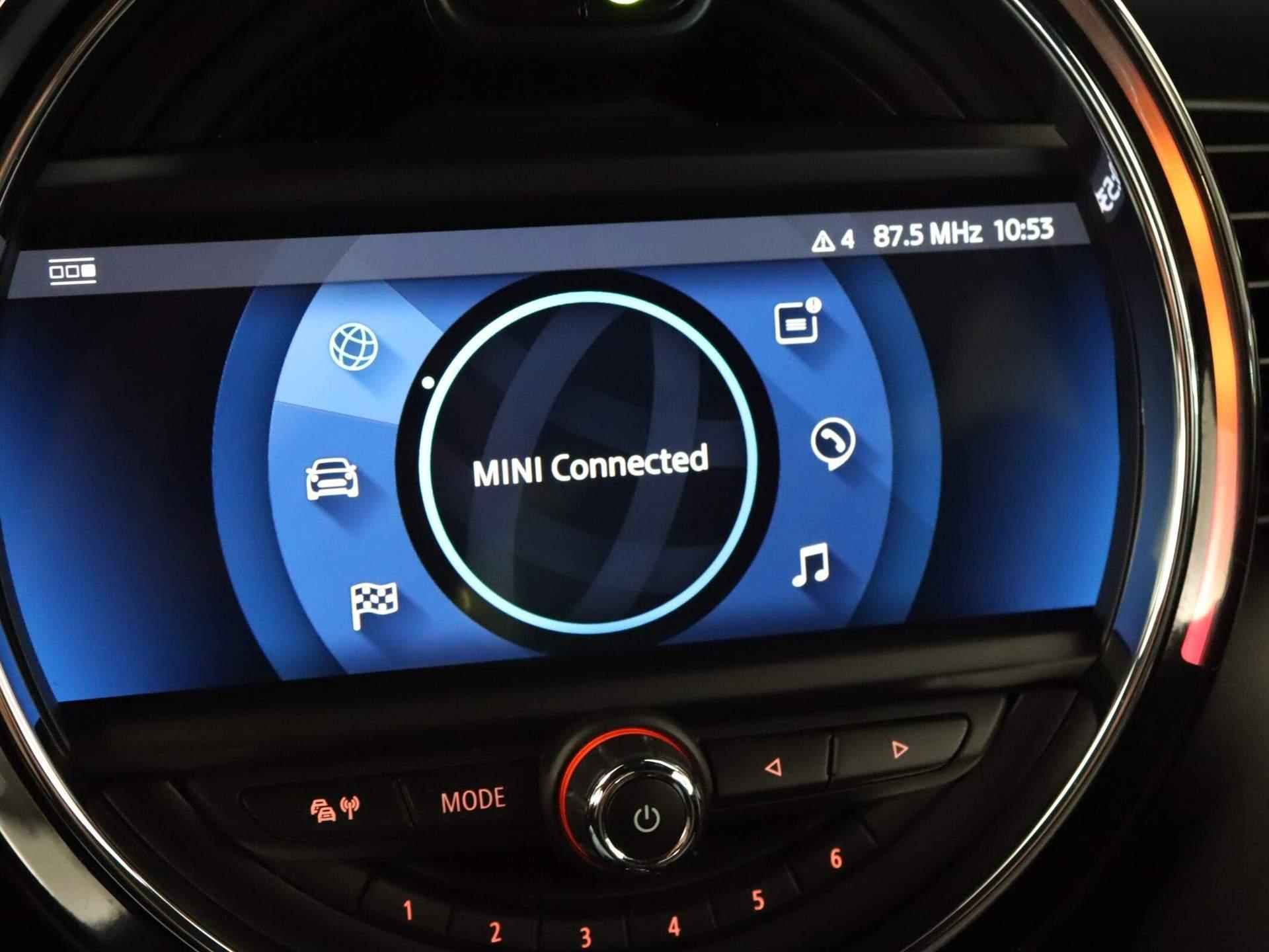 Mini Mini Electric Charged 33 kWh  - ORIGINEEL NEDERLANDSE AUTO - 33 KWH ACCU - HEAD UP DISPLAY - NAVIGATIE - LEDEREN BEKLEDING - 17 INCH LICHT METALEN VELGEN - PARKEERSENSOREN VOOR/ ACHTER - TWO TONE LAK - VOORSTOELEN VERWARMD - HARMAN KARDON AUDIO - CLIMATE CONTROL - 23/38