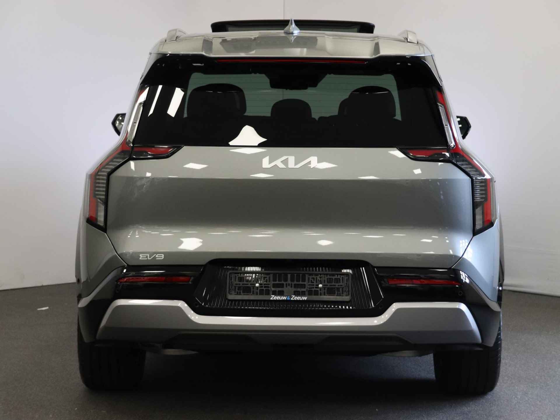 Kia EV9 Plus 99.8 kWh | €1700,- Korting + Laadpaal voor €1.000,- (t.w.v. €1.700,-) | actierente 3.99% | 7-zitter |actieradius tot 563 km Sunroof | KIA LEIDERDORP : 071 760 06 00 - 6/34