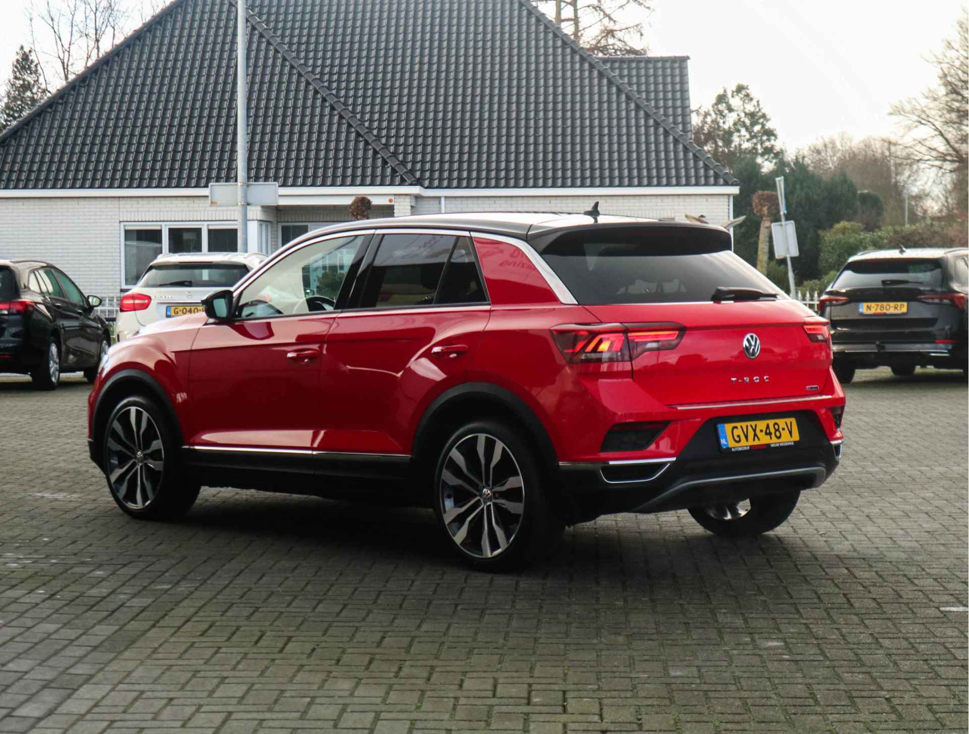 Volkswagen T-Roc 2.0 TSI 4Motion App-Navi/Clima/Virtual/Half-Leder/PDC/Suzuka's/4X4 - 5/30