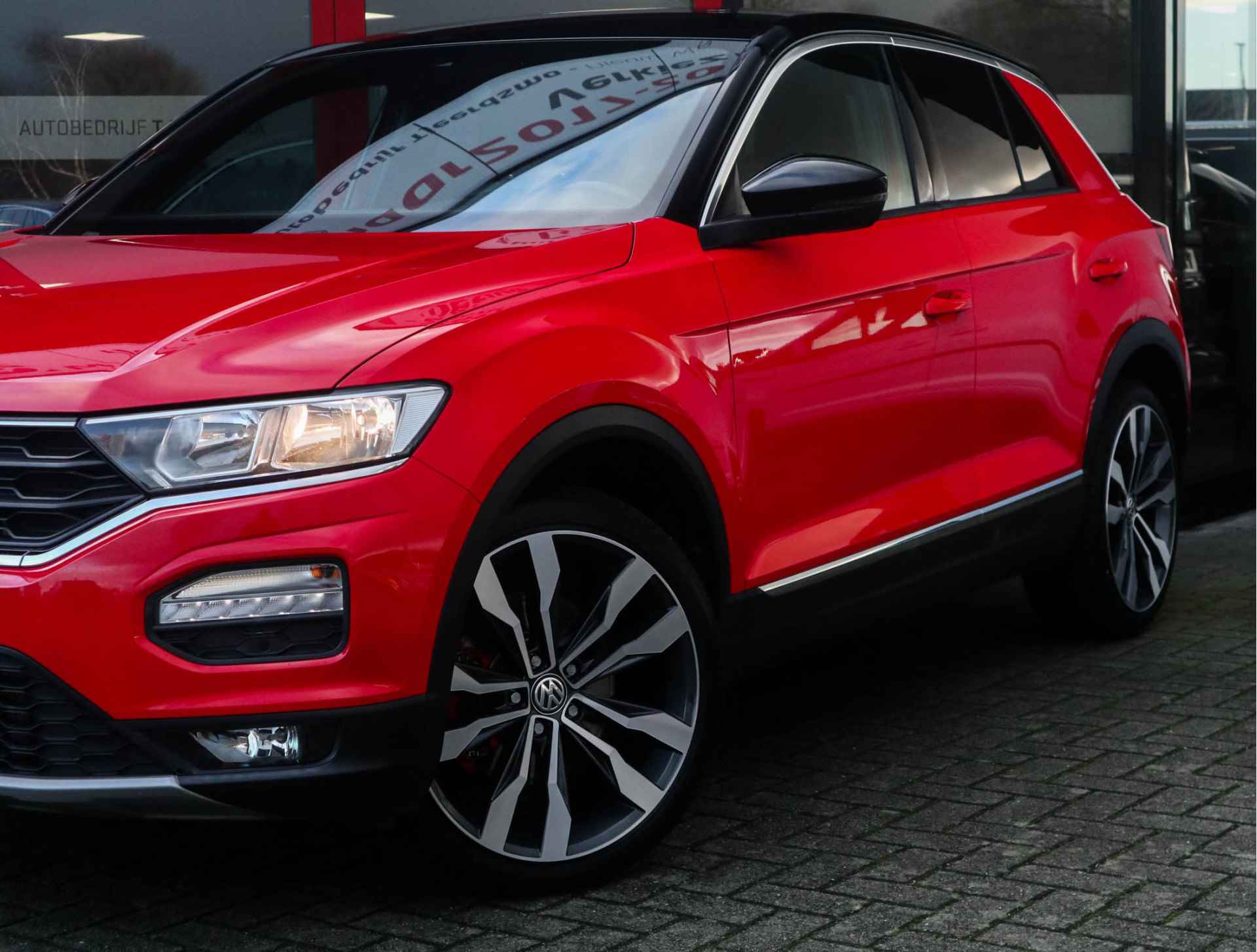 Volkswagen T-Roc 2.0 TSI 4Motion App-Navi/Clima/Virtual/Half-Leder/PDC/Suzuka's/4X4 - 8/30