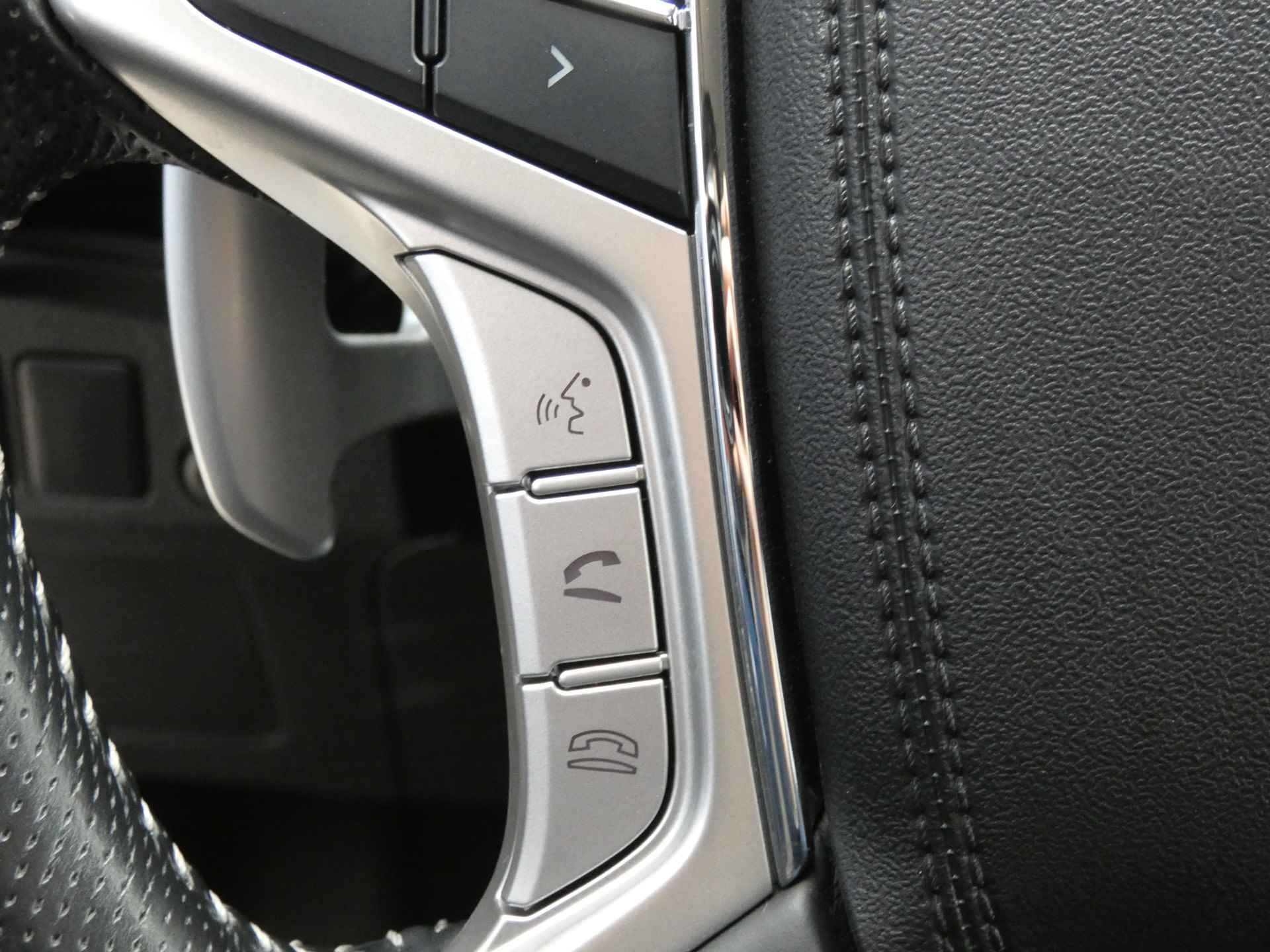 Mitsubishi Outlander 2.4 PHEV Pure+ Automaat! | Camera | Stoelverwarming | Parkeersensoren - 34/61