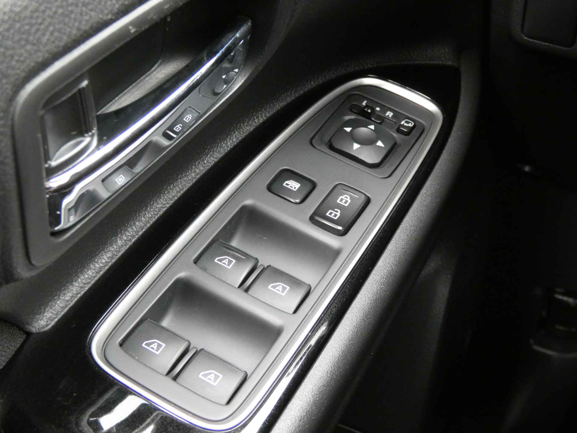 Mitsubishi Outlander 2.4 PHEV Pure+ Automaat! | Camera | Stoelverwarming | Parkeersensoren - 38/61