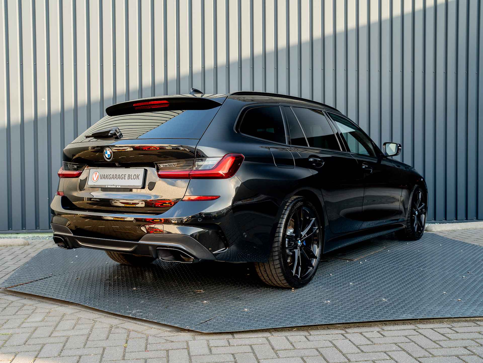 BMW 3 Serie Touring M340i xDrive | 360 Camera | Laser | Panodak | Headup | Harman/Kardon | Prijs Rijklaar!! - 24/68