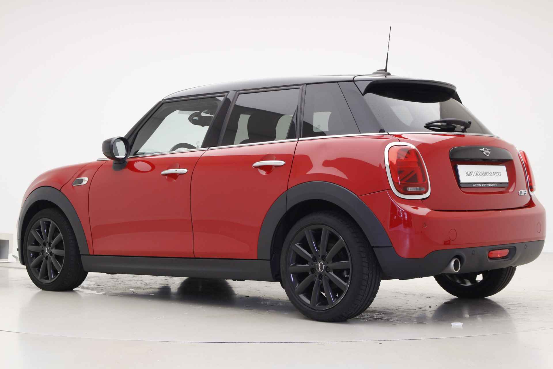 MINI 5-deurs Cooper Chili | 16'' | Harman Kardon | Head-Up | Keyless | Apple CarPlay | 2 jaar Garantie - 7/31