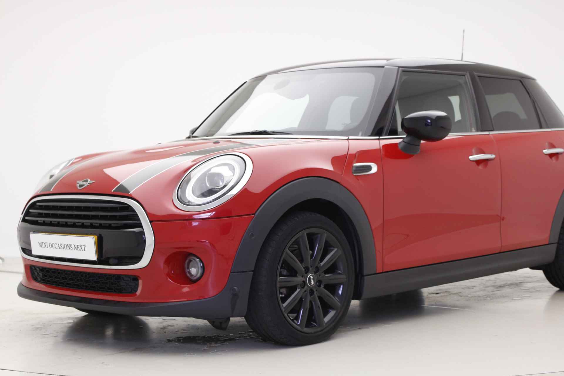 MINI 5-deurs Cooper Chili | 16'' | Harman Kardon | Head-Up | Keyless | Apple CarPlay | 2 jaar Garantie - 8/31