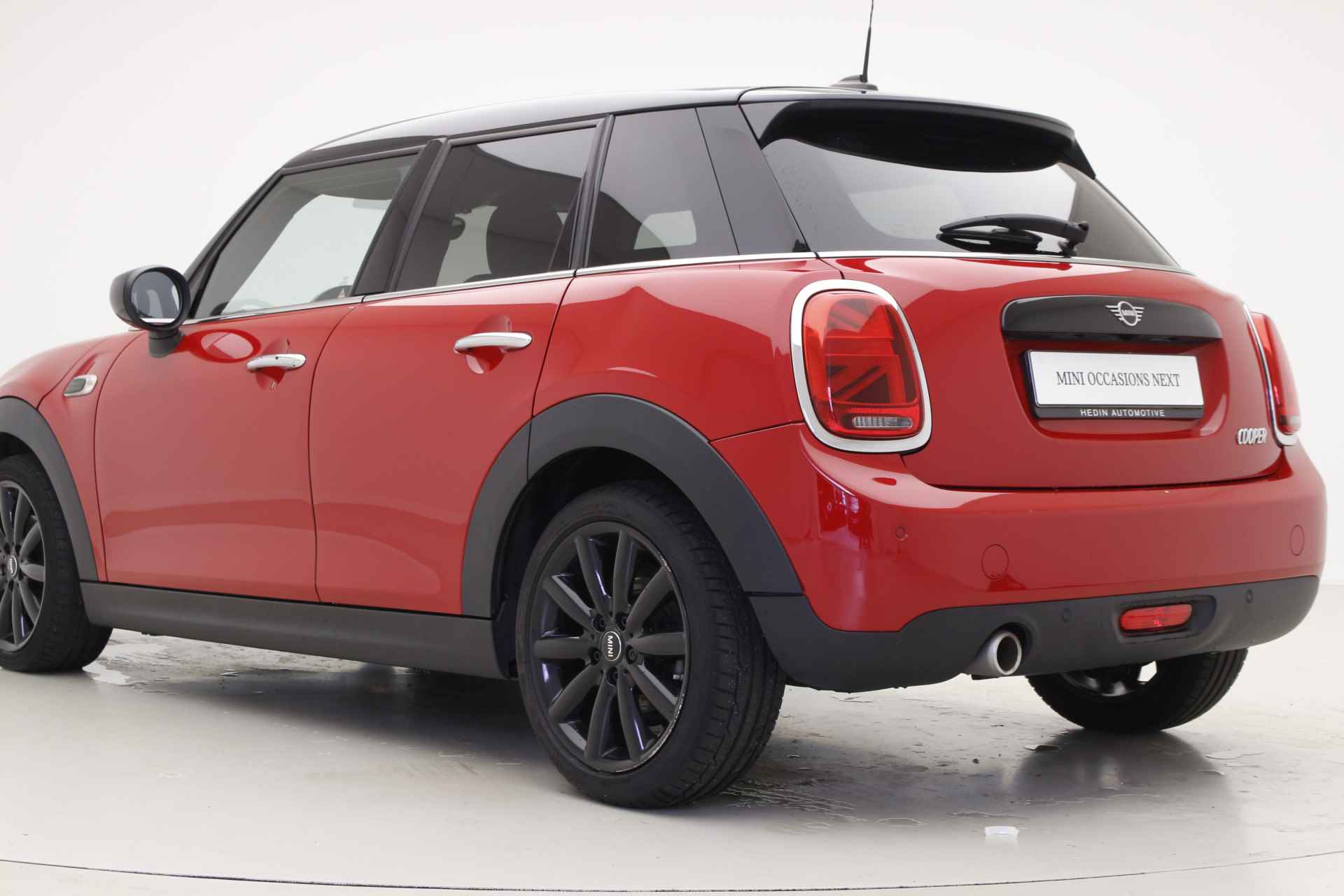 MINI 5-deurs Cooper Chili | 16'' | Harman Kardon | Head-Up | Keyless | Apple CarPlay | 2 jaar Garantie - 10/31