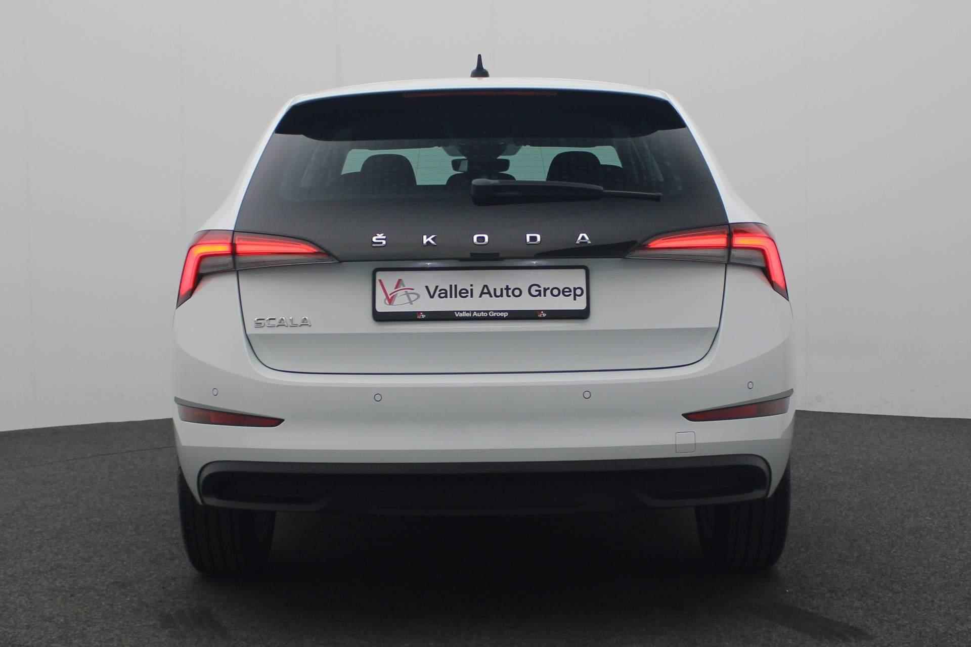 Skoda Scala 1.0 TSI 115PK DSG Business Edition | Parkeersensoren voor/achter | Navi | Stoelverwarming | Apple Carplay / Android Auto | Virtual Cockpit - 16/35