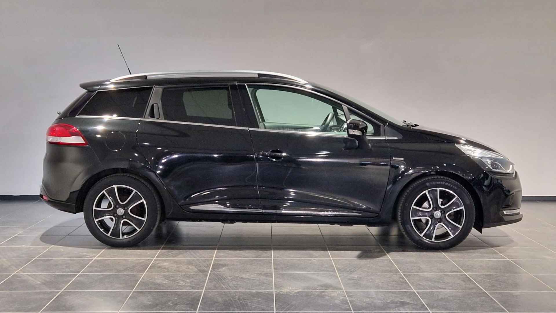 Renault Clio Estate 0.9 TCe Limited - 6/21