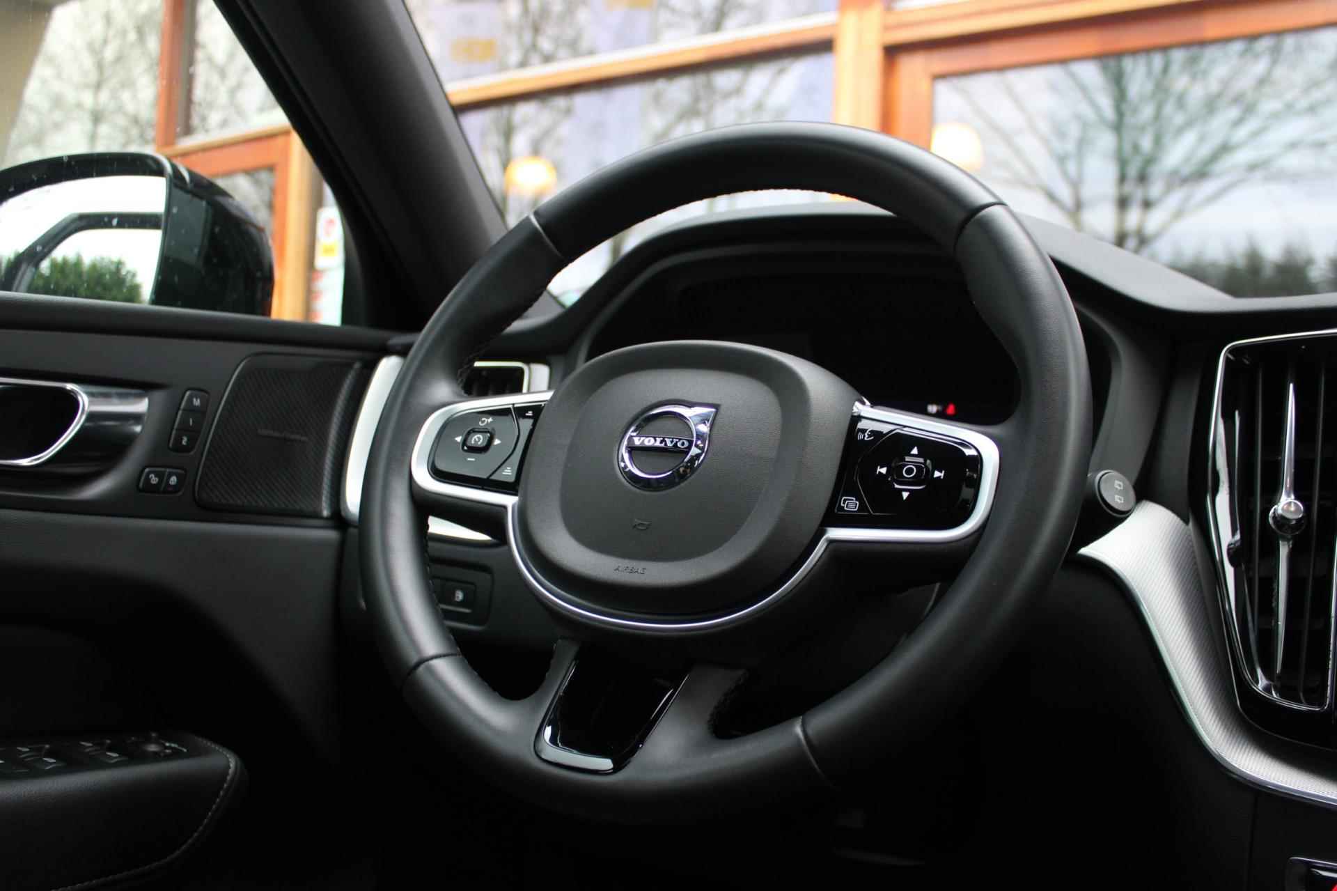 Volvo XC60 T6 Hybride AWD I Plus Dark | Trekhaak 2100 kg | Geventileerde stoelen | Google | R-Design - 26/46