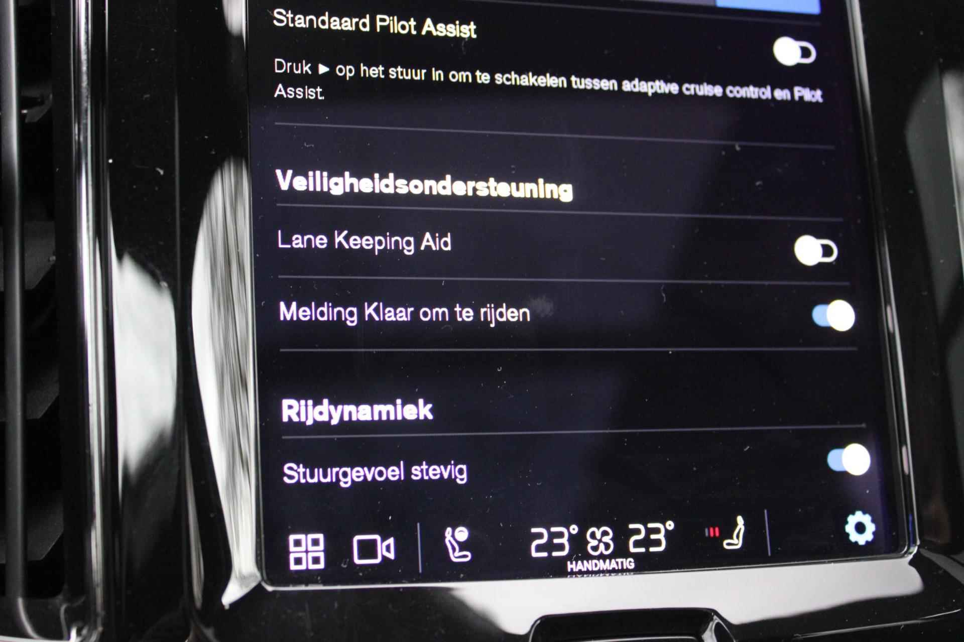 Volvo XC60 T6 Hybride AWD I Plus Dark | Trekhaak 2100 kg | Geventileerde stoelen | Google | R-Design - 39/46