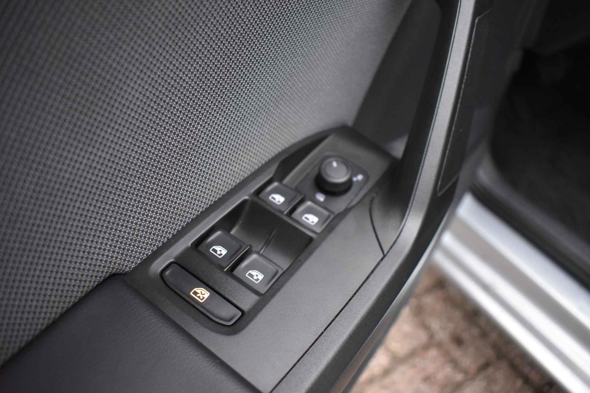 SEAT Leon 1.0 eTSI 110PK DSG-7 Style Business Intense | NAVIGATIE | CAMERA | ADAPT. CRUISE - 11/35