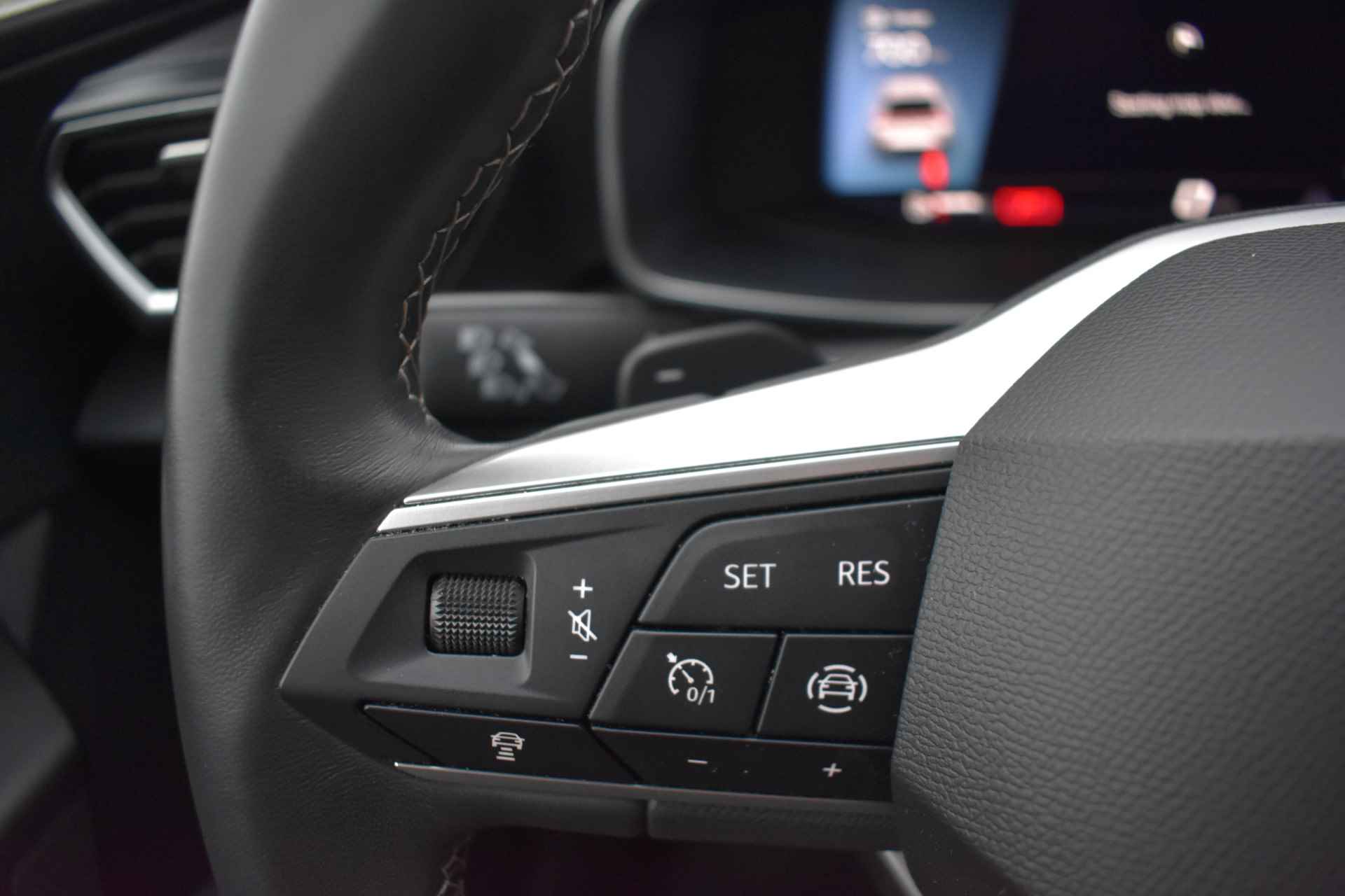 SEAT Leon 1.0 eTSI 110PK DSG-7 Style Business Intense | NAVIGATIE | CAMERA | ADAPT. CRUISE - 14/35