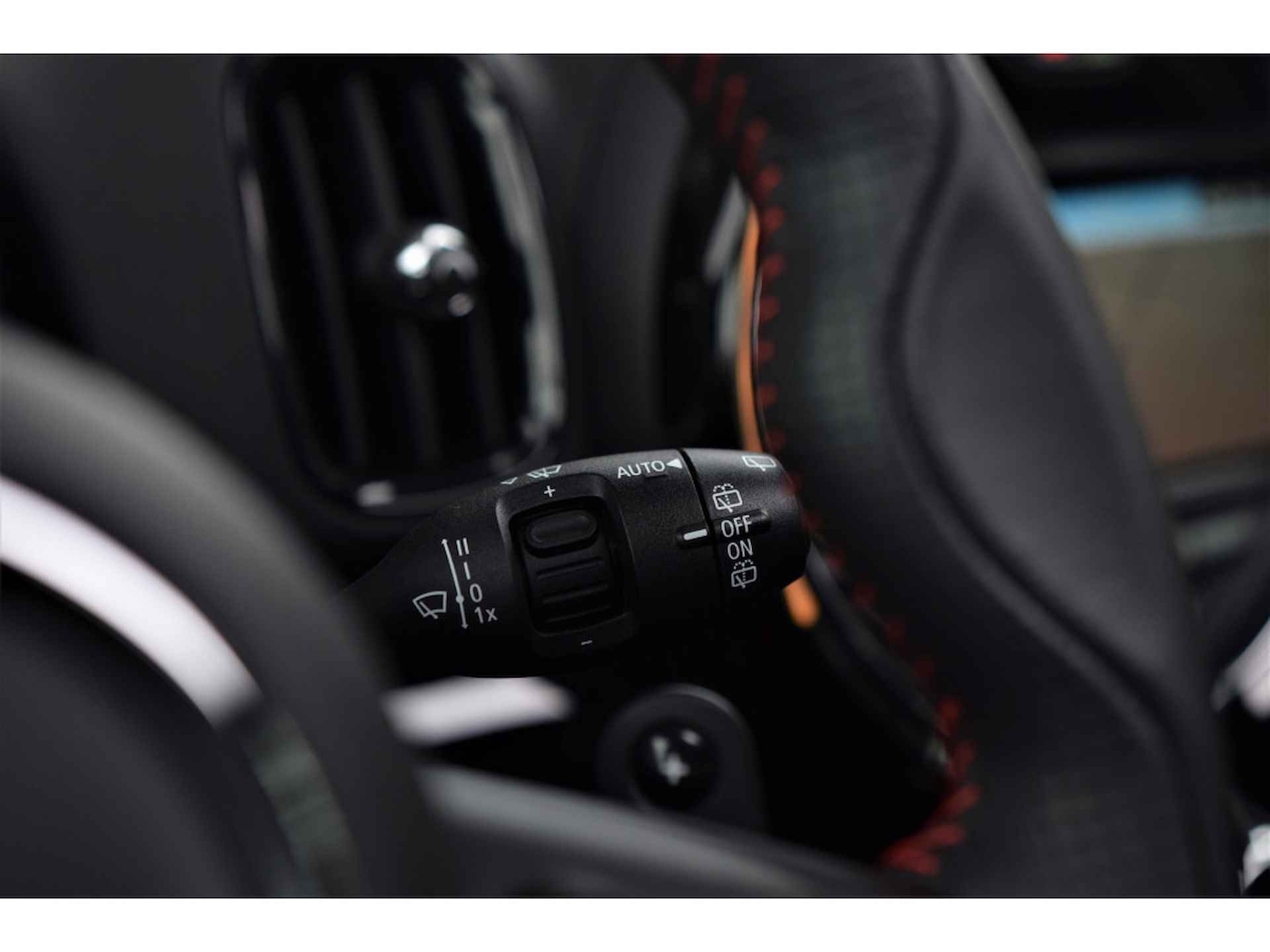 MINI Countryman John Cooper Works ALL4 Chili Automaat / Panoramadak / Adaptief onderstel / Achteruitrijcamera / Stoelverwarming / Active Cruise Control / Harman Kardon / Head-Up - 27/43