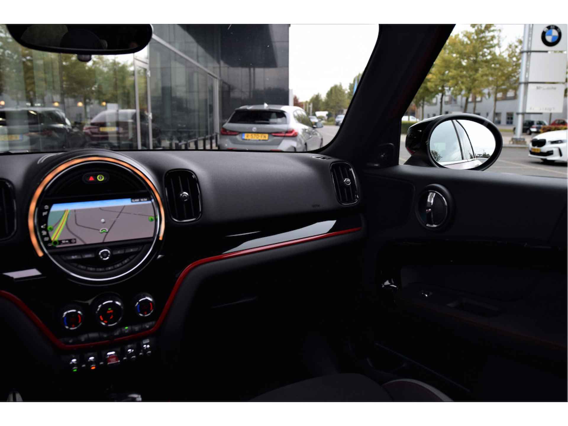 MINI Countryman John Cooper Works ALL4 Chili Automaat / Panoramadak / Adaptief onderstel / Achteruitrijcamera / Stoelverwarming / Active Cruise Control / Harman Kardon / Head-Up - 41/43