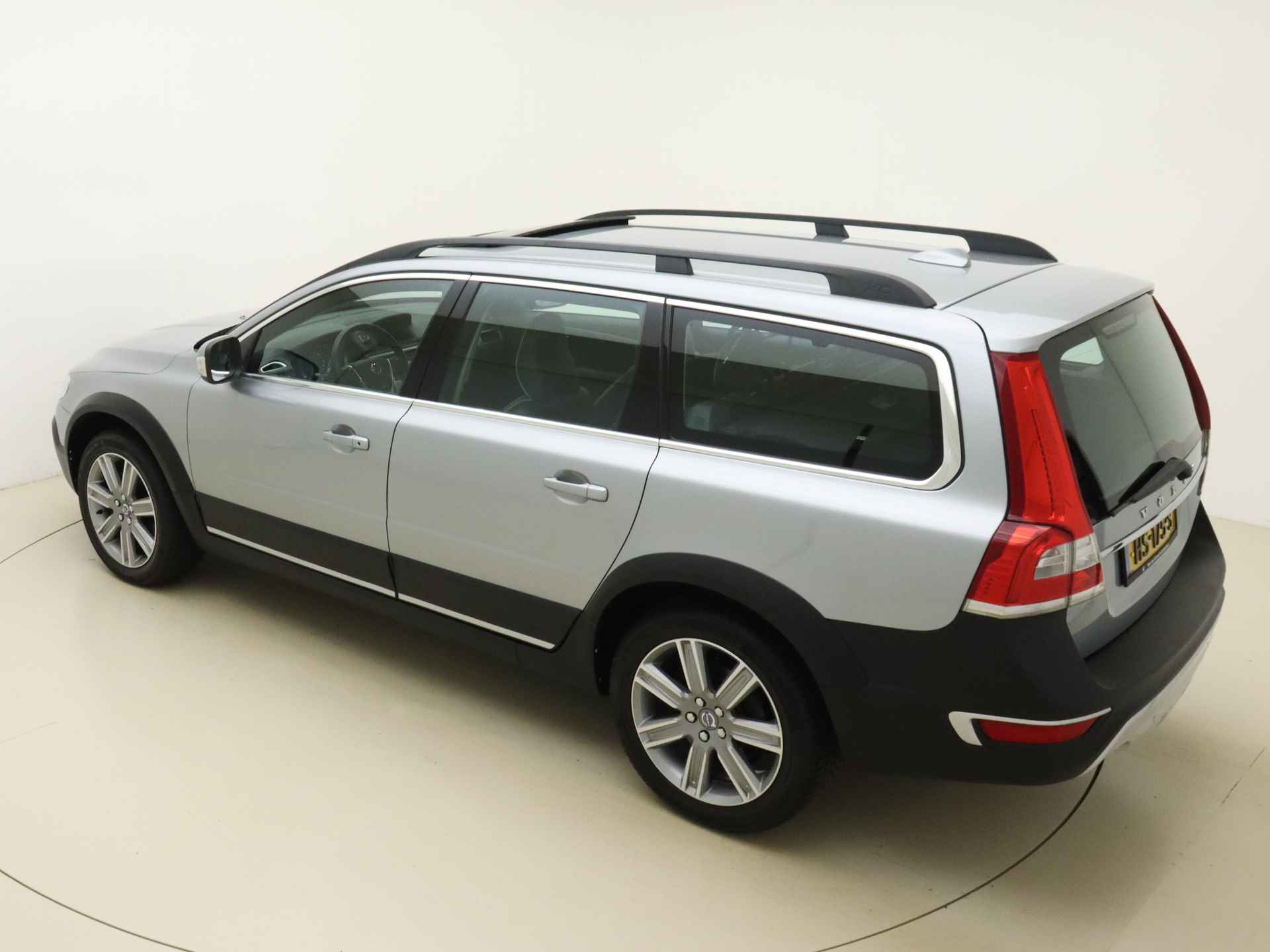 Volvo XC70 D4 181pk Inscription Edition / Open dak / Ventilatie / Adapt. Cruise / Leder Dashboard / Elektr. Stoelen / Afn. Trekhaak / Xenon / - 10/39