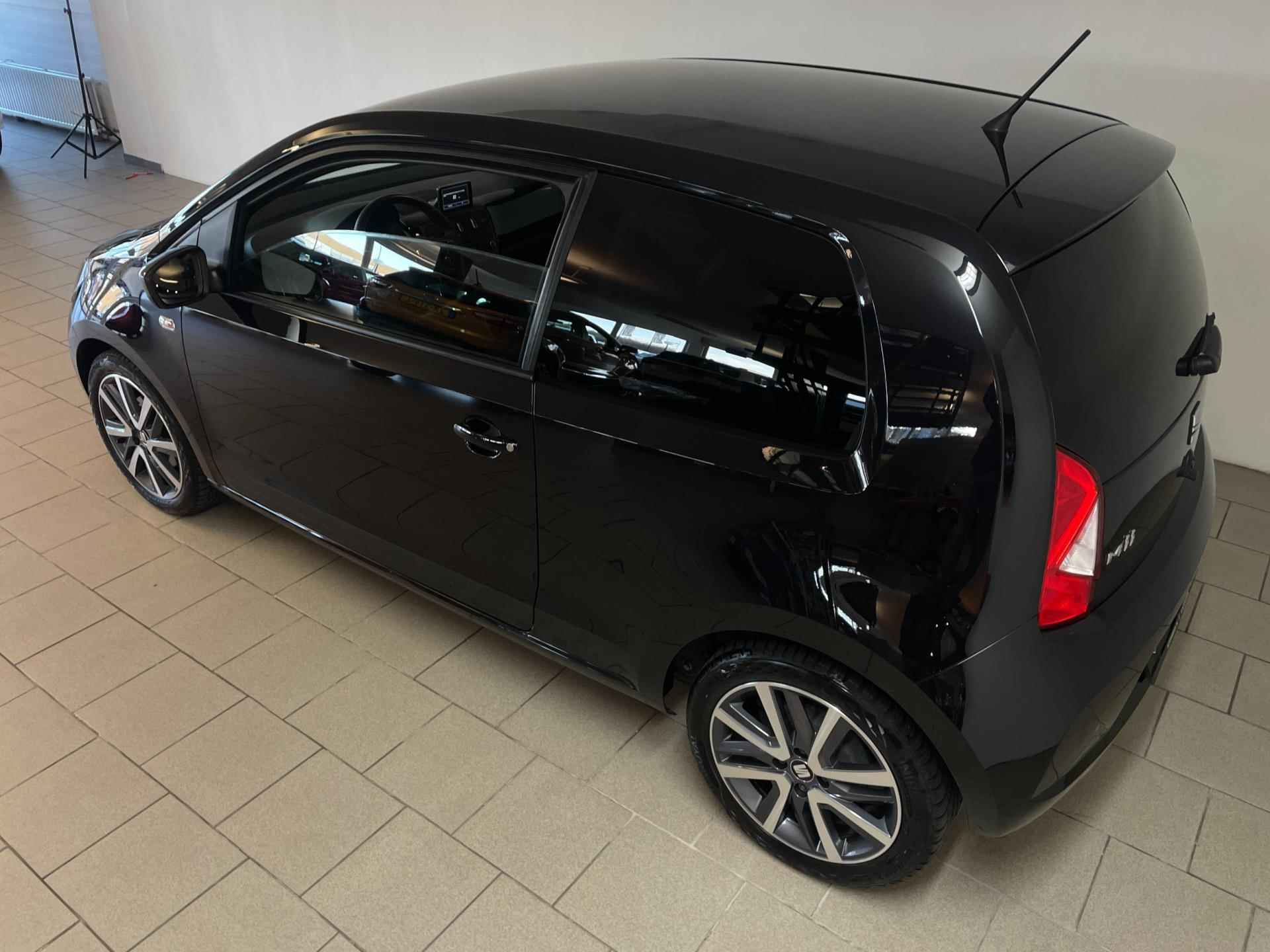 SEAT Mii 1.0 FR-Line 75PK AIRCO NAVI CRUISE PDC LED PRIVACY GLAS SPORTINT VELGEN NIEUWSTAAT - 4/41