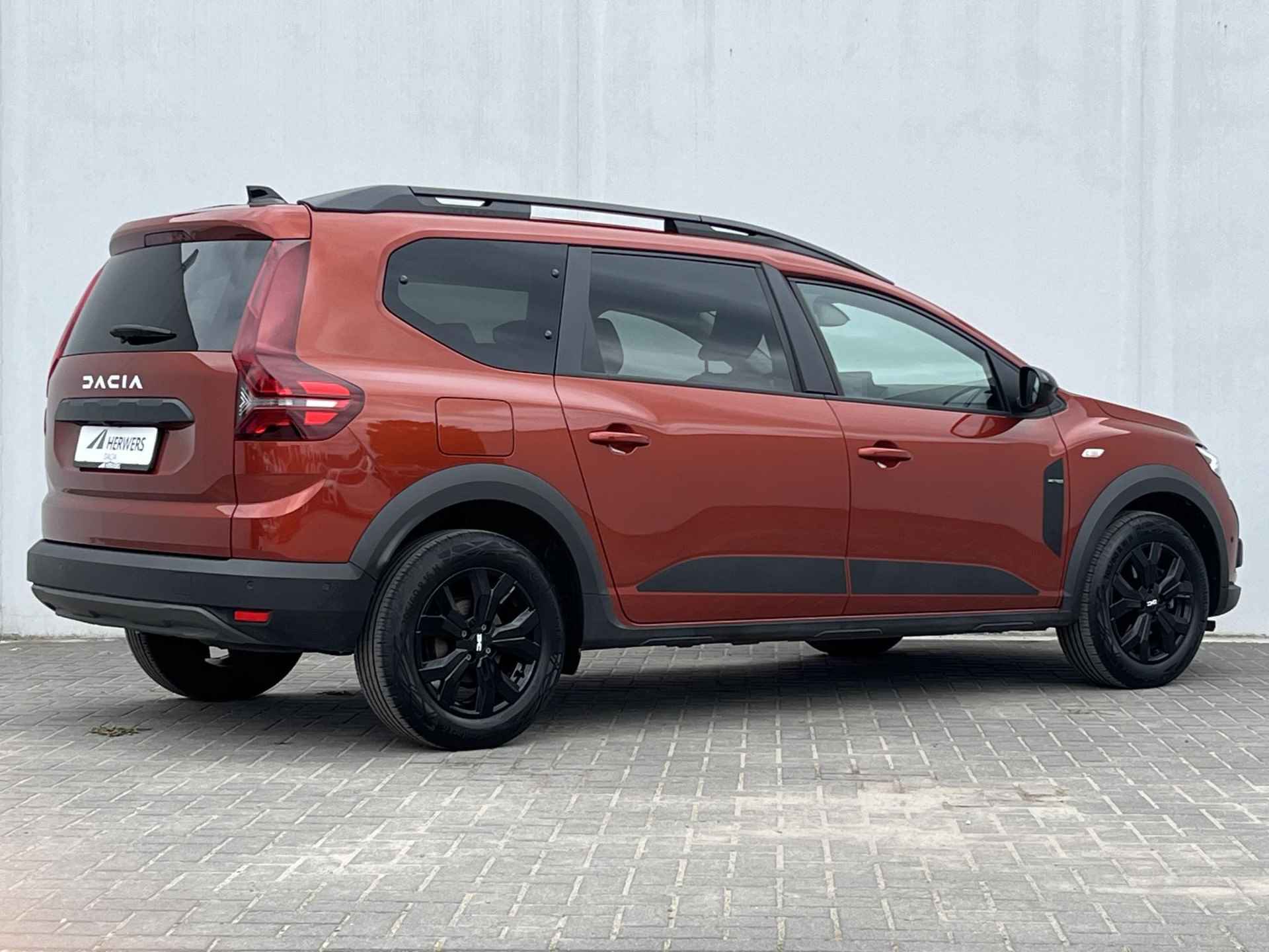 Dacia Jogger 1.0 TCe Bi-Fuel Extreme 7 Persoons! / Navigatie d.m.v. Apple carplay of Android auto / Dodehoekdetectie / Keyless / Achteruitrijcamera - 3/53