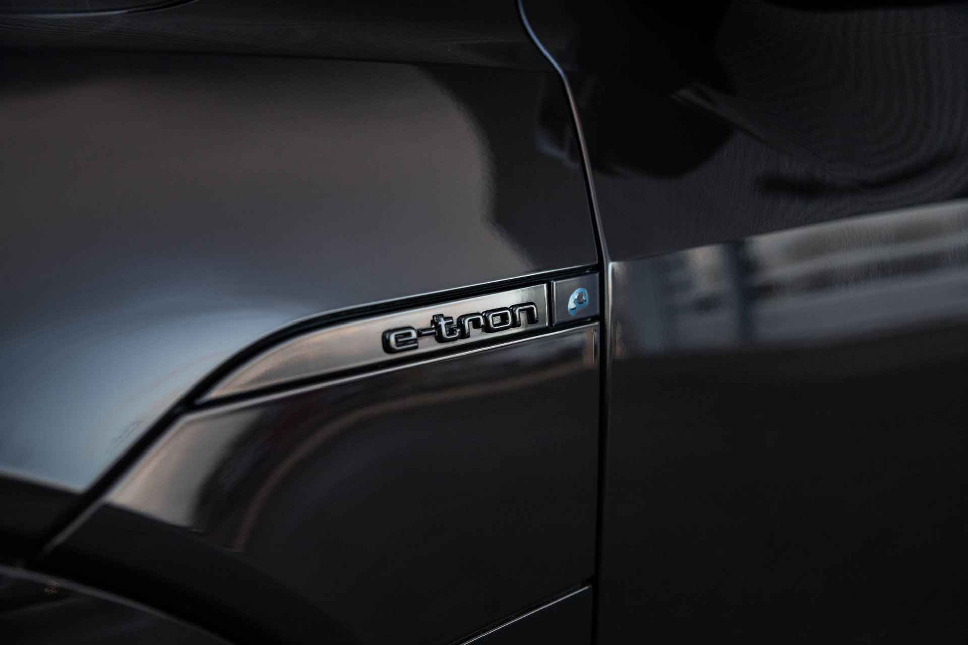 Audi Q8 Sportback e-tron 50 quattro 340 1AT S edition - 23/48