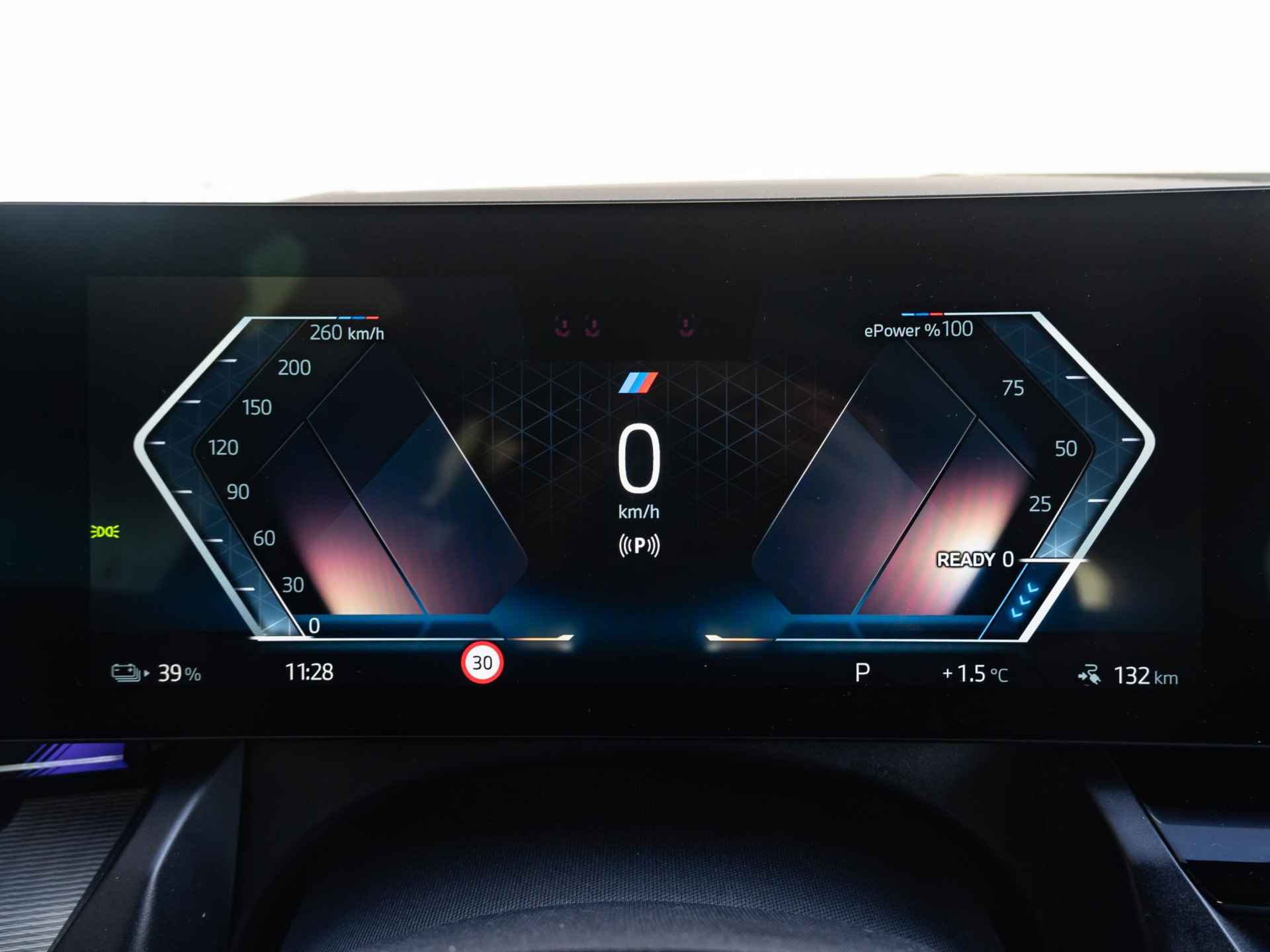 BMW i5 Touring eDrive40 M Sportpakket Pro | Travel Pack | Elektrische Trekhaak | Stoelventilatie | Bowers & Wilkins - 24/41