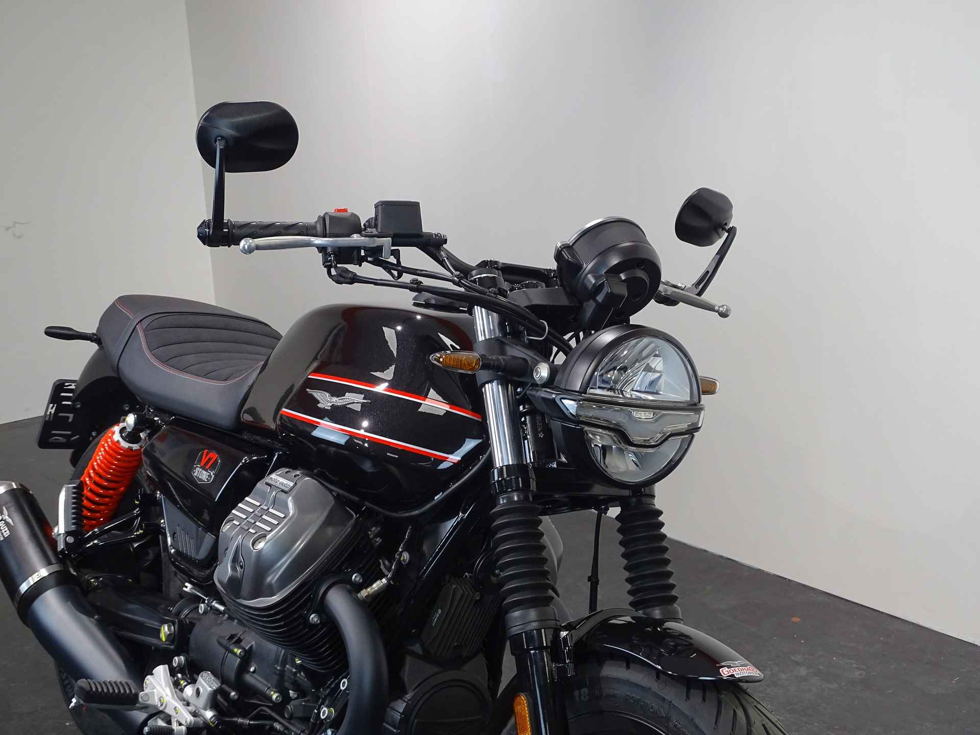 Moto Guzzi V 7 STONE SPECIAL EDITION - 3/13