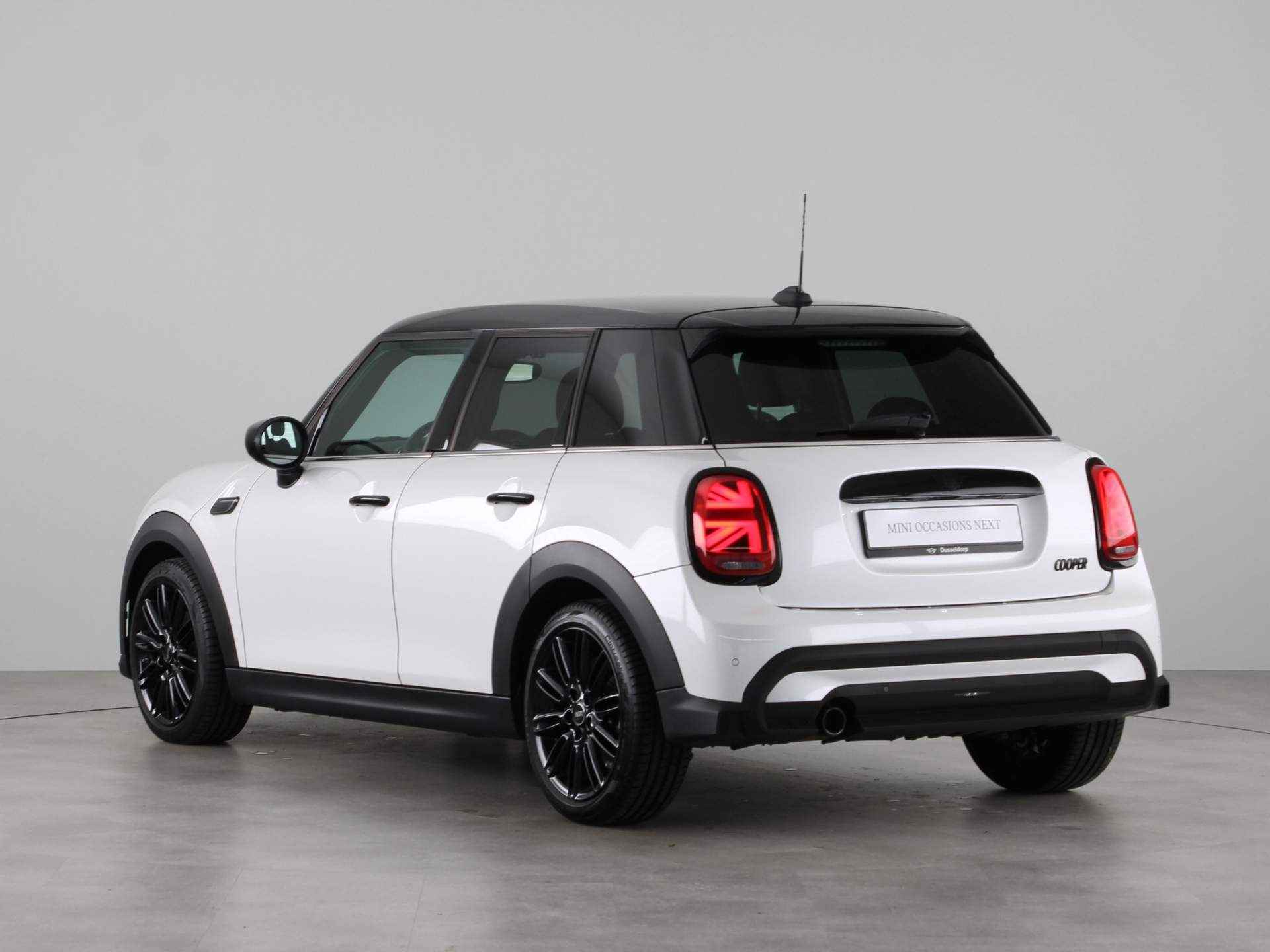 MINI 5-deurs Cooper Camden Edition Aut. - 12/23