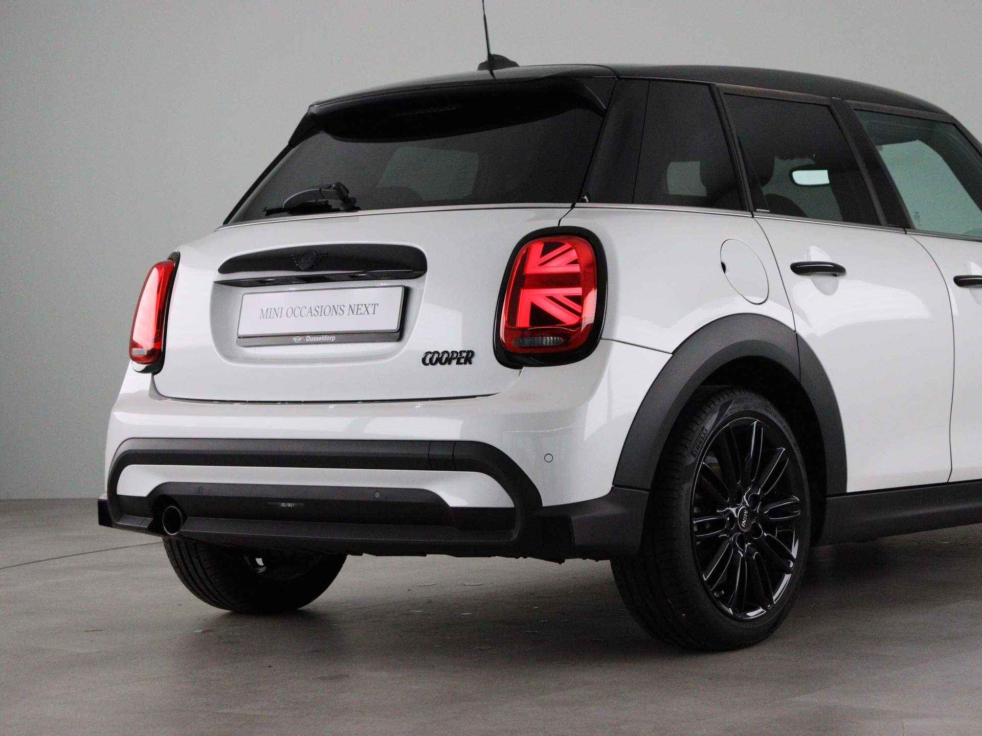 MINI 5-deurs Cooper Camden Edition Aut. - 20/23